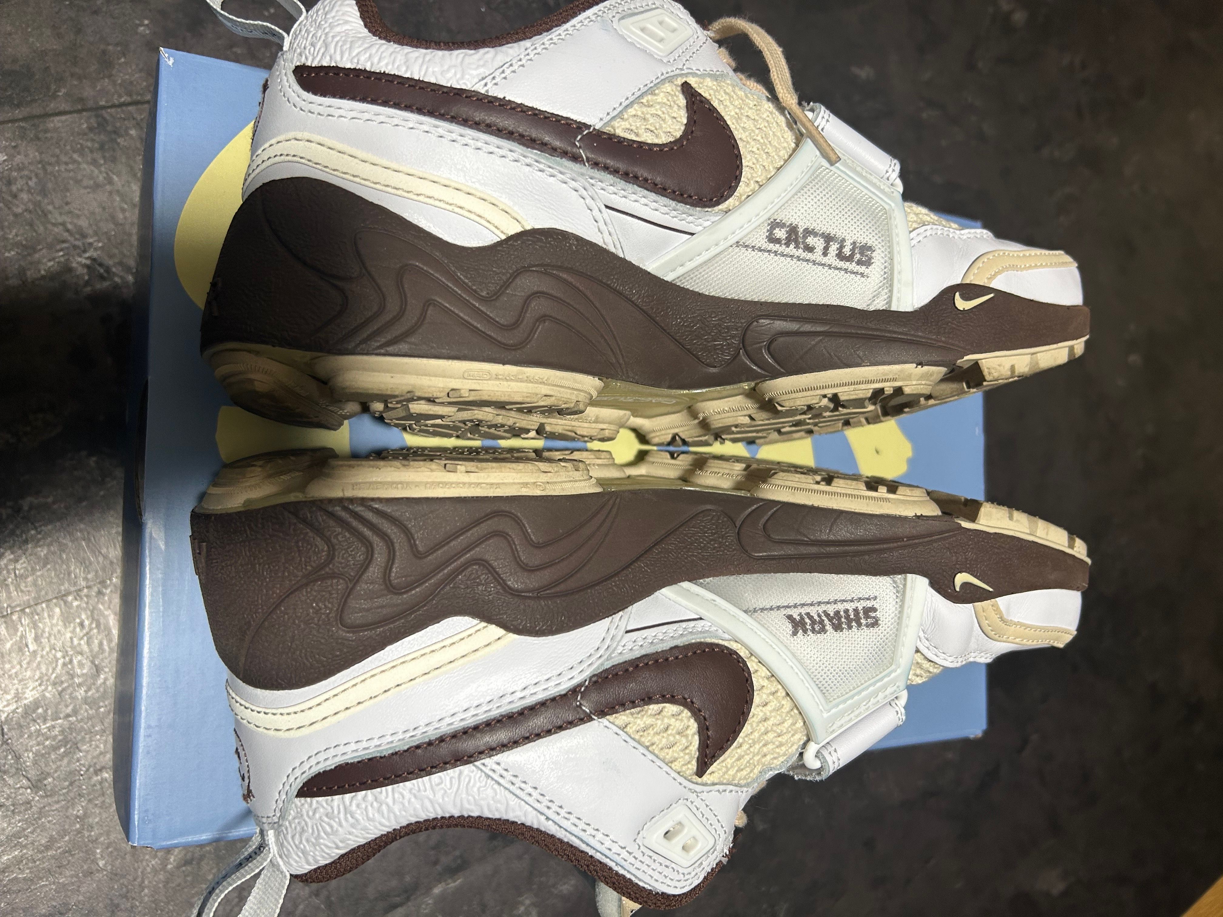 Travis Scott × Nike Zoom Field Jaxx "White and Light Chocolate"