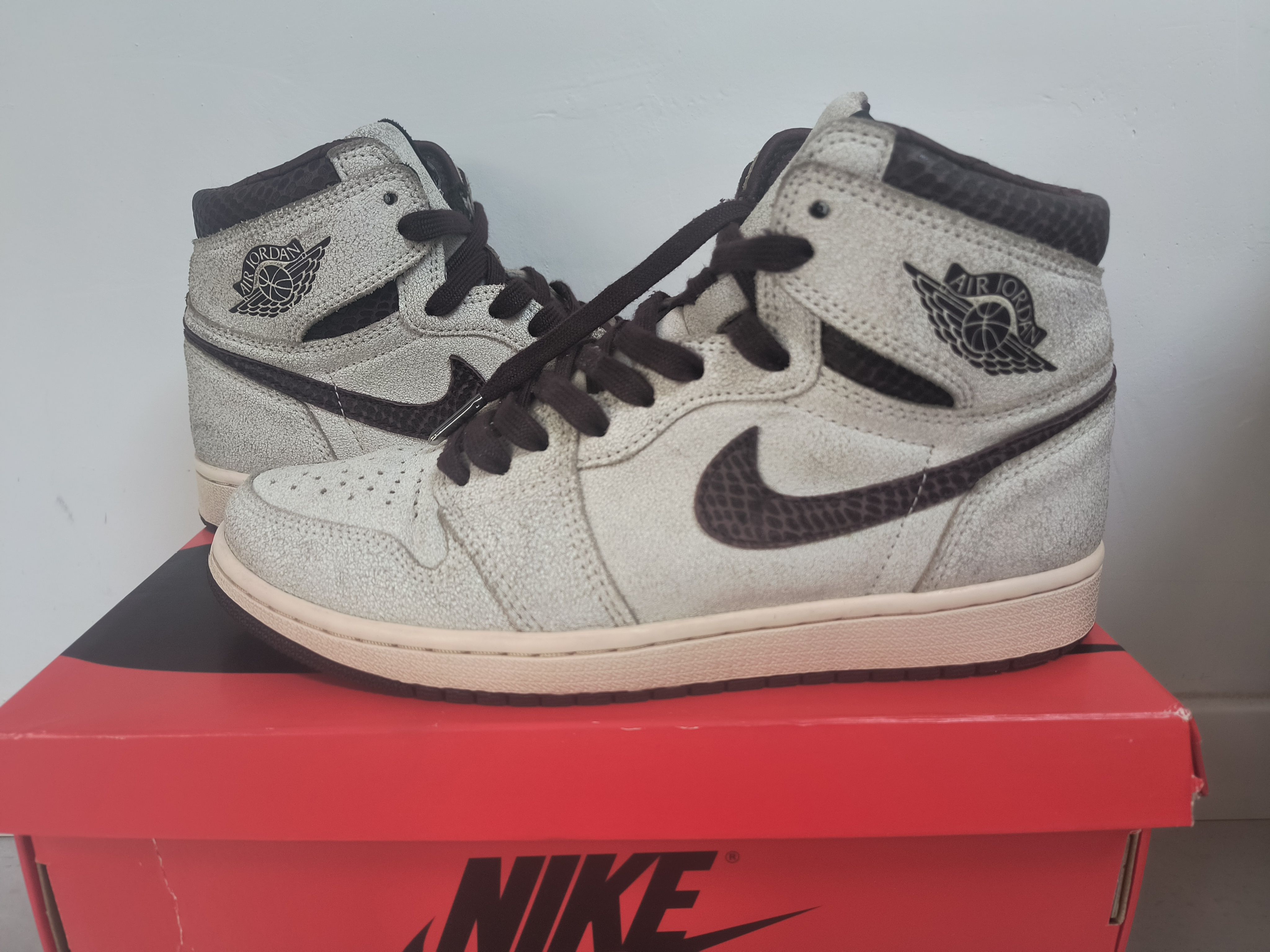 A Ma Maniere × Nike Air Jordan 1 Retro High OG "Sail and Burgundy"