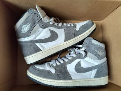 Nike Air Jordan 1 Retro High OG "Black and Smoke Grey"