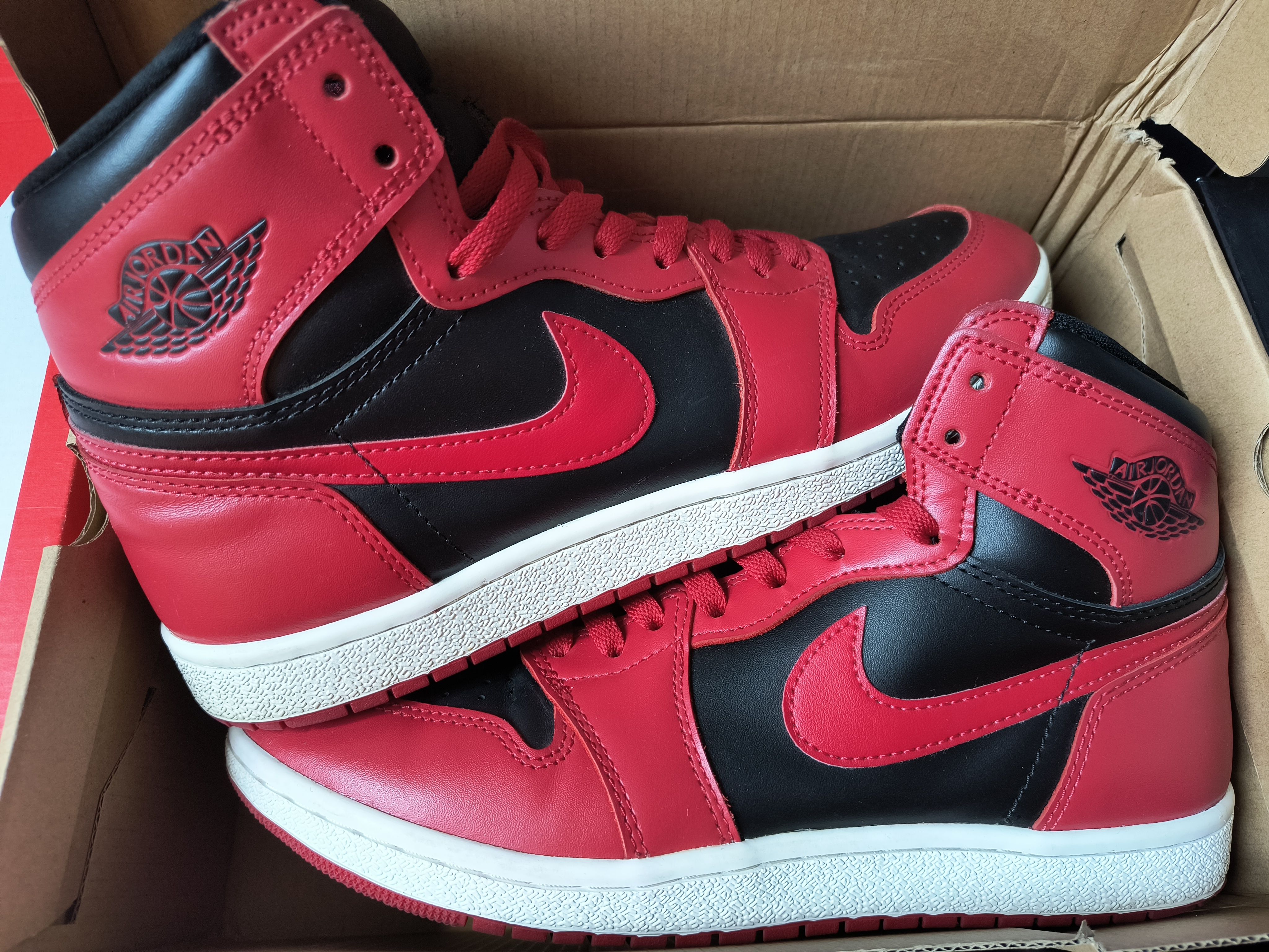 Nike Air Jordan 1 High ’85 "Varsity Red"