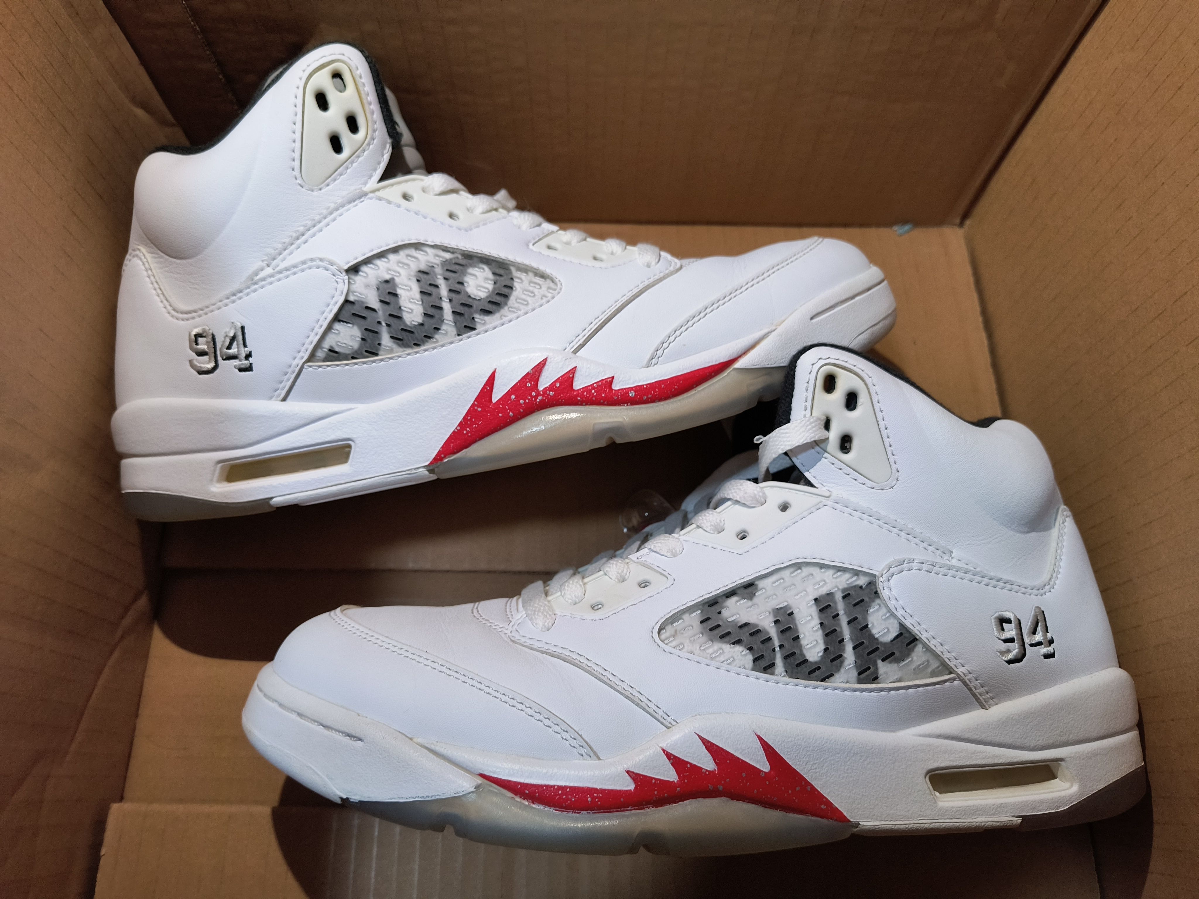 Supreme × Nike Air Jordan 5 Retro "White"