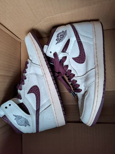 A Ma Maniere × Nike Air Jordan 1 Retro High OG "Sail and Burgundy"