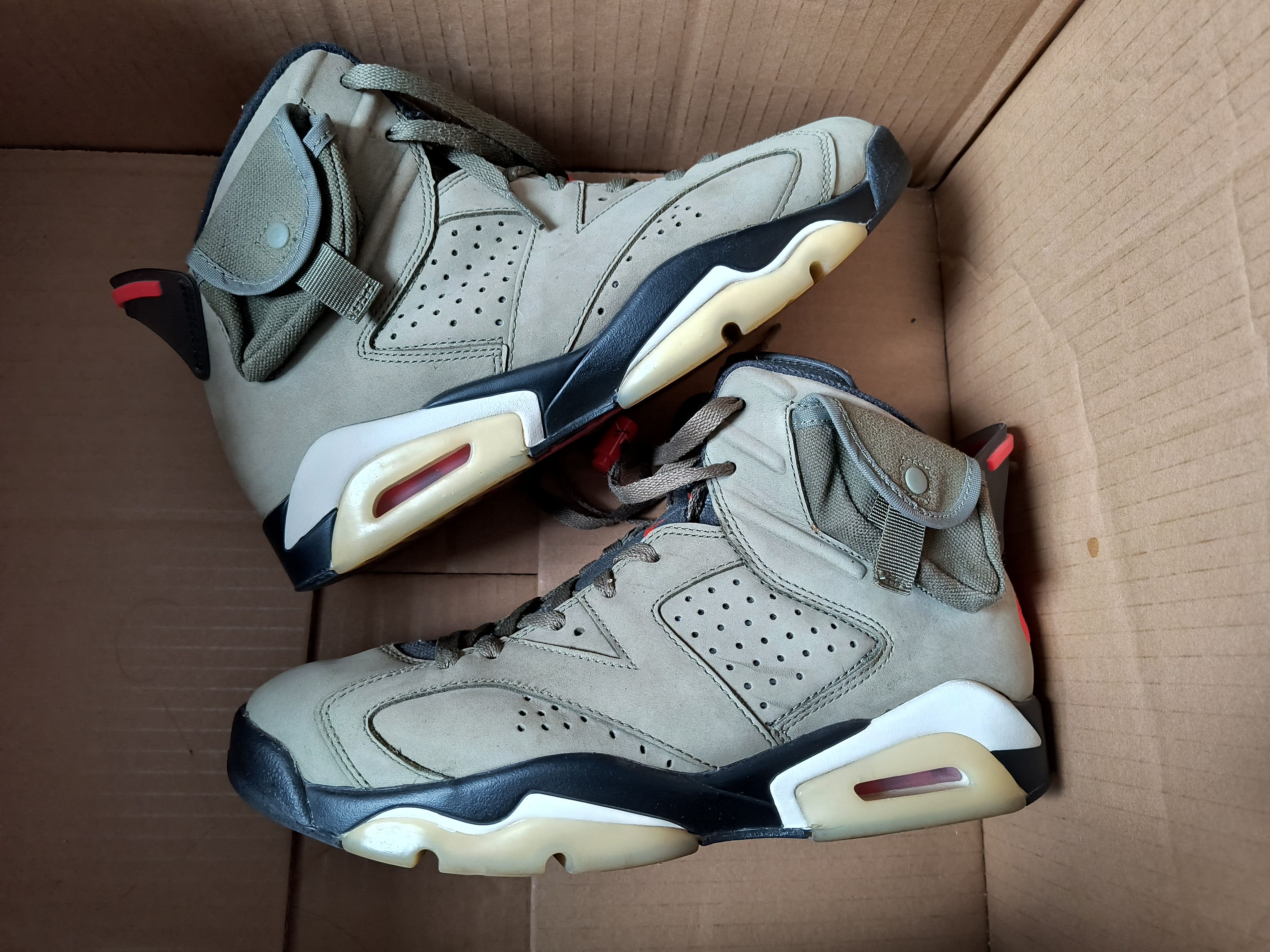 Travis Scott × Nike Air Jordan 6 Retro "Medium Olive"