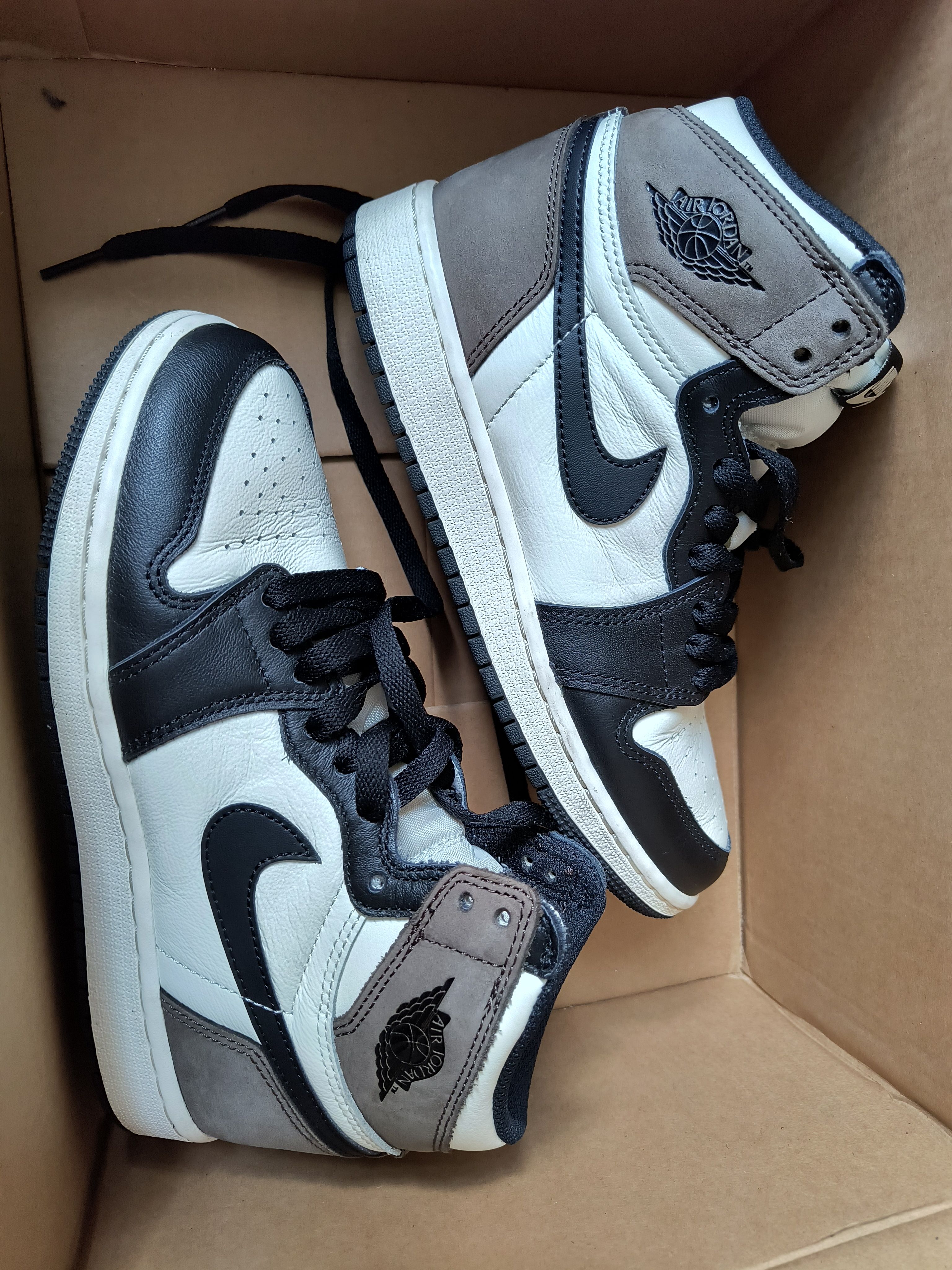Nike GS Air Jordan 1 High OG "Sail/Dark Mocha/Black"