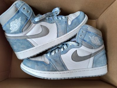 Nike Air Jordan 1 High OG "Hyper Royal"