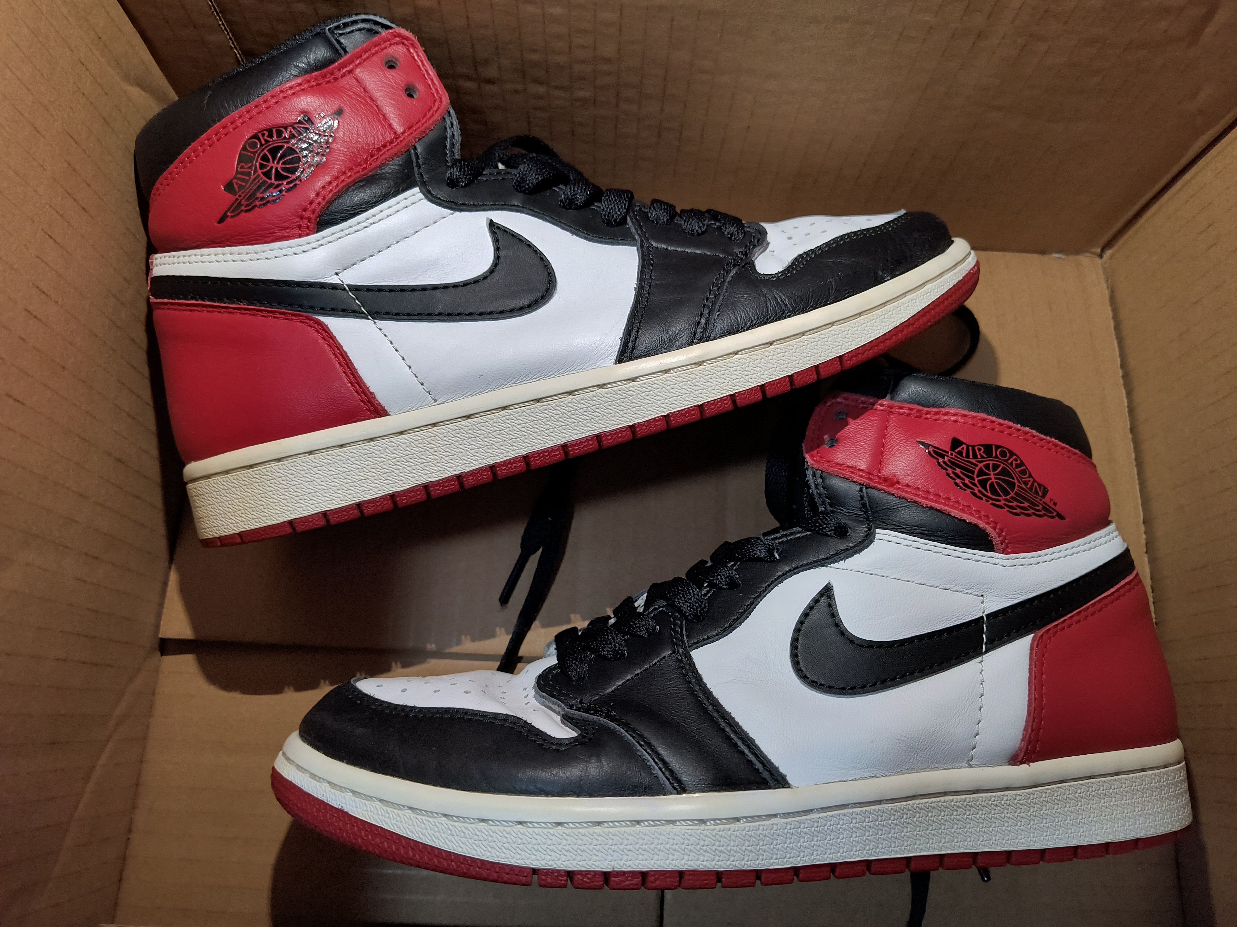 Nike Air Jordan 1 Retro High OG "Black Toe"(2016)