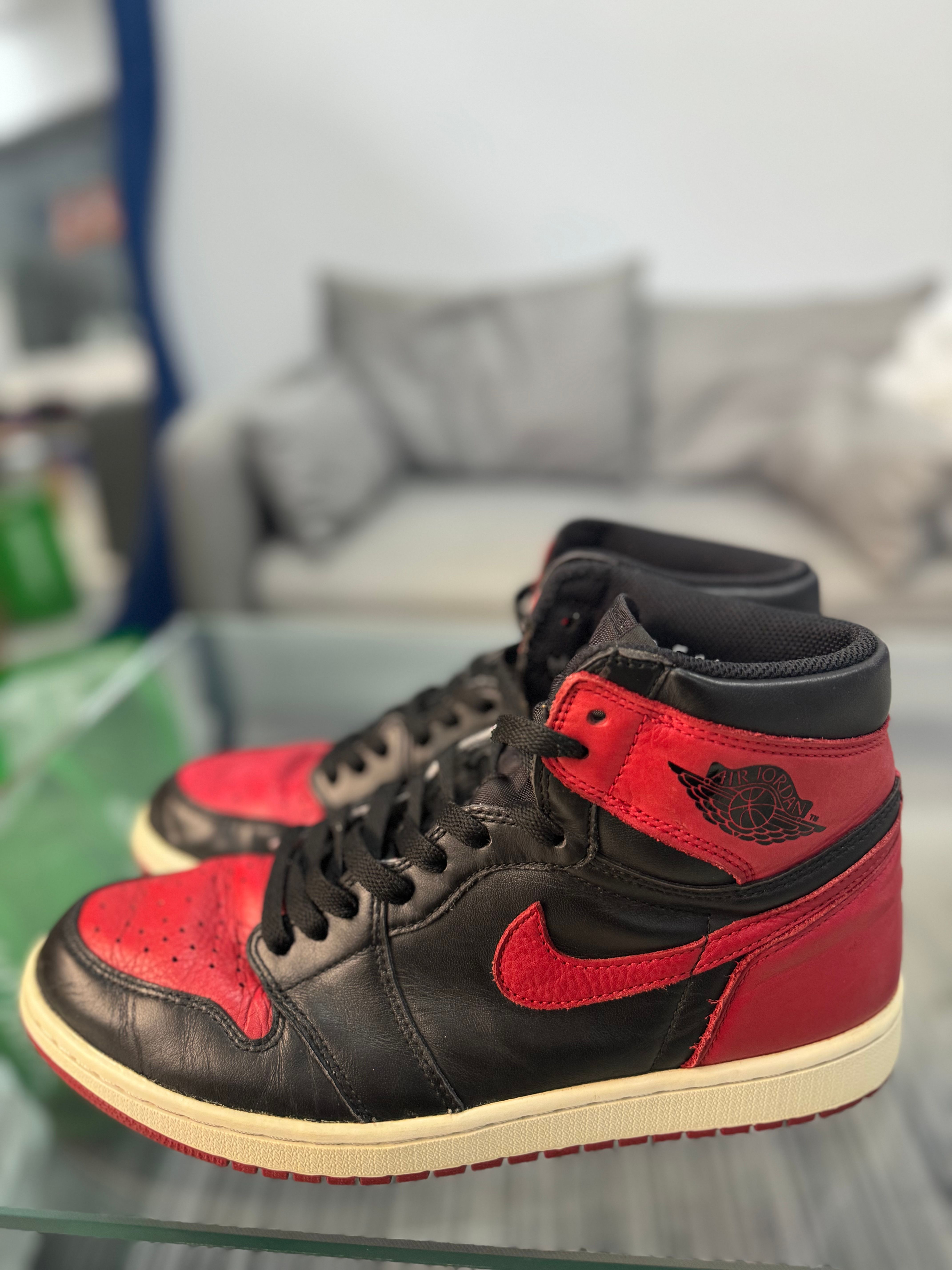 Nike Air Jordan 1 Retro High OG "Bred/Banned" (2016)