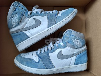 Nike Air Jordan 1 High OG "Hyper Royal"