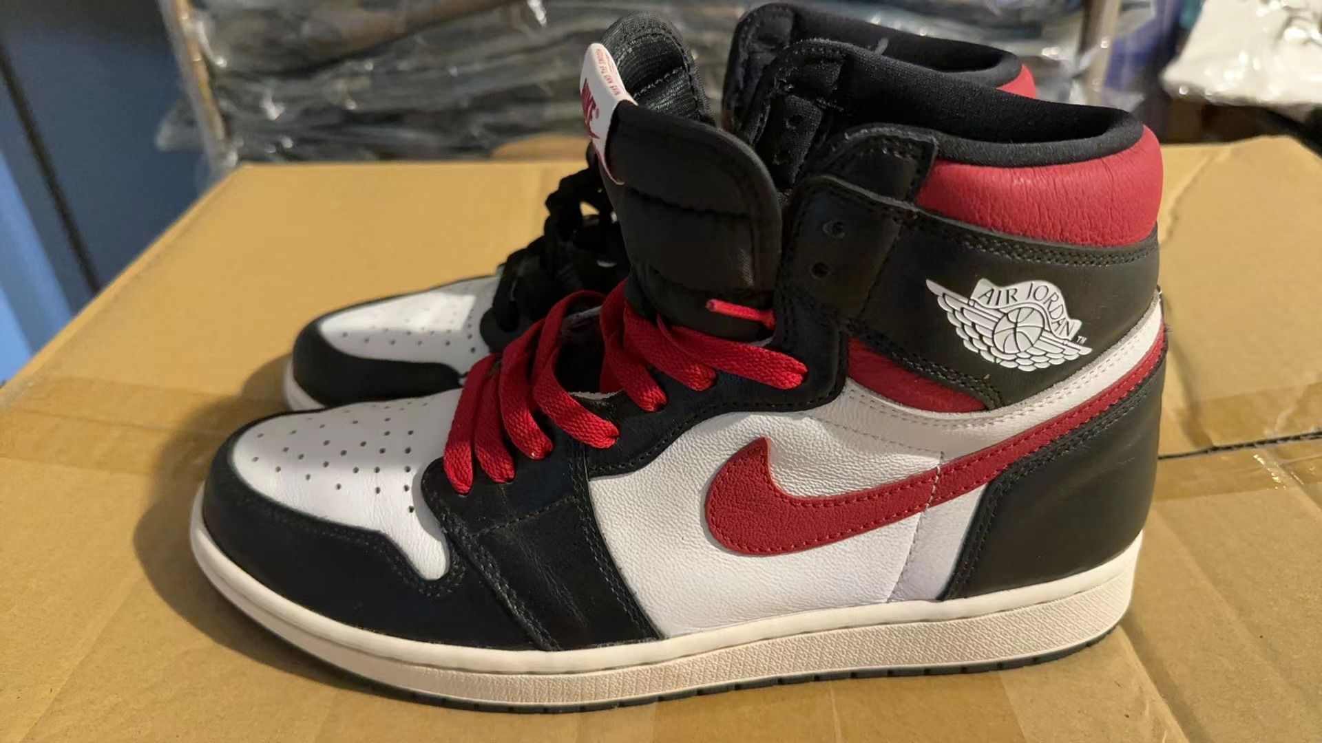 Nike Air Jordan 1 Retro High "Black/White/Sail/Gym Red"