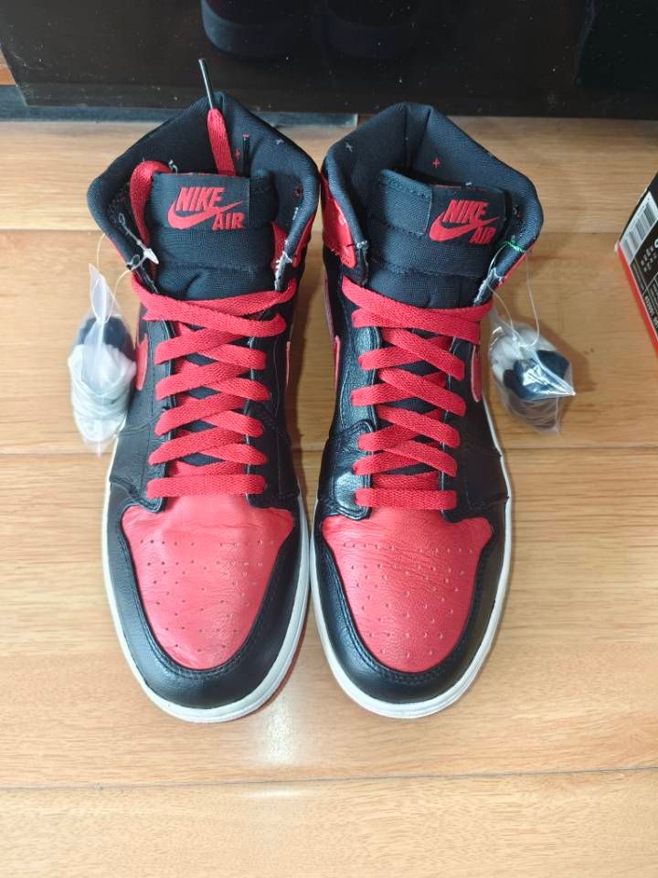 Nike Air Jordan 1 Retro High "Banned" (2011)