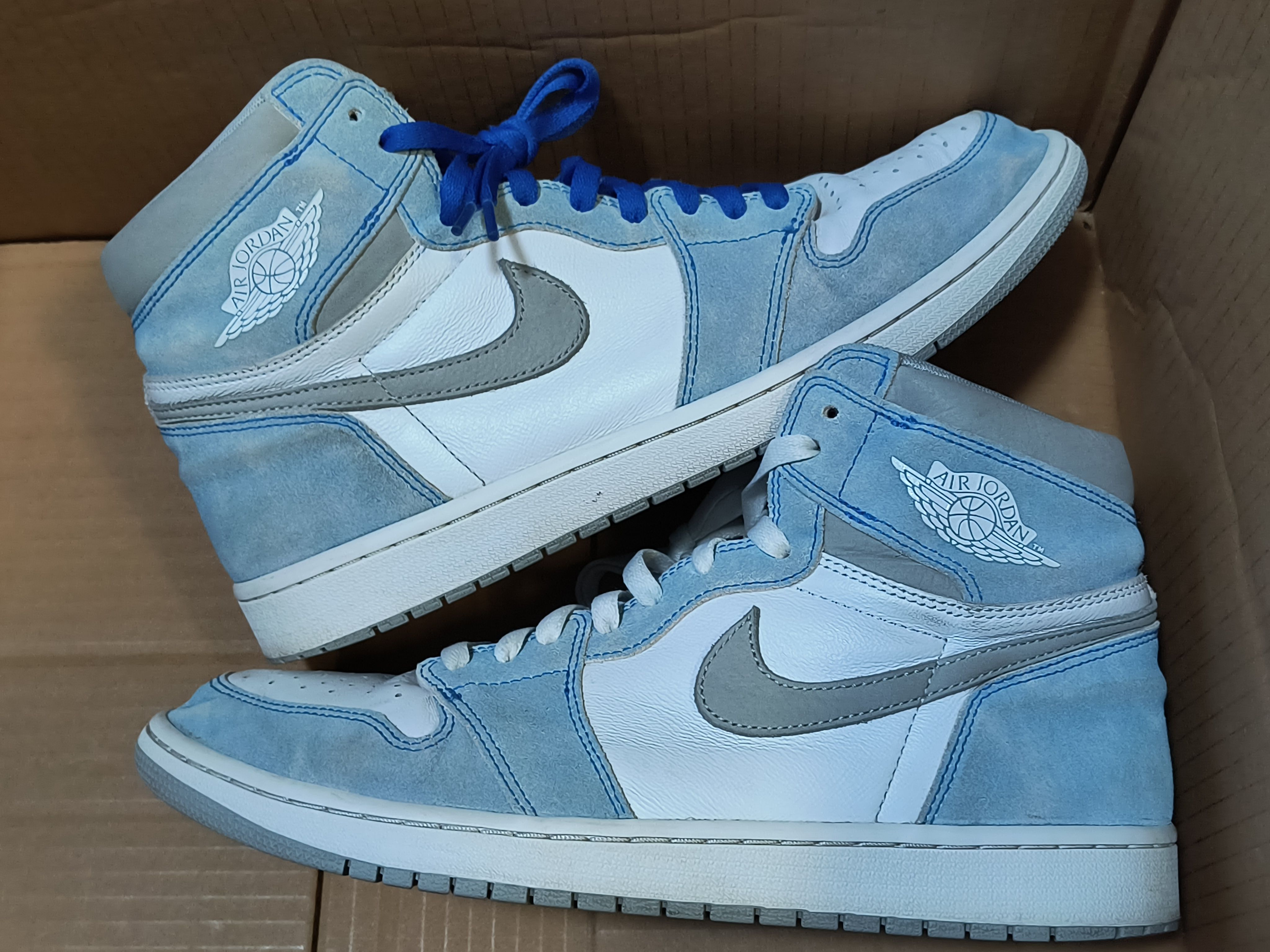 Nike Air Jordan 1 High OG "Hyper Royal"