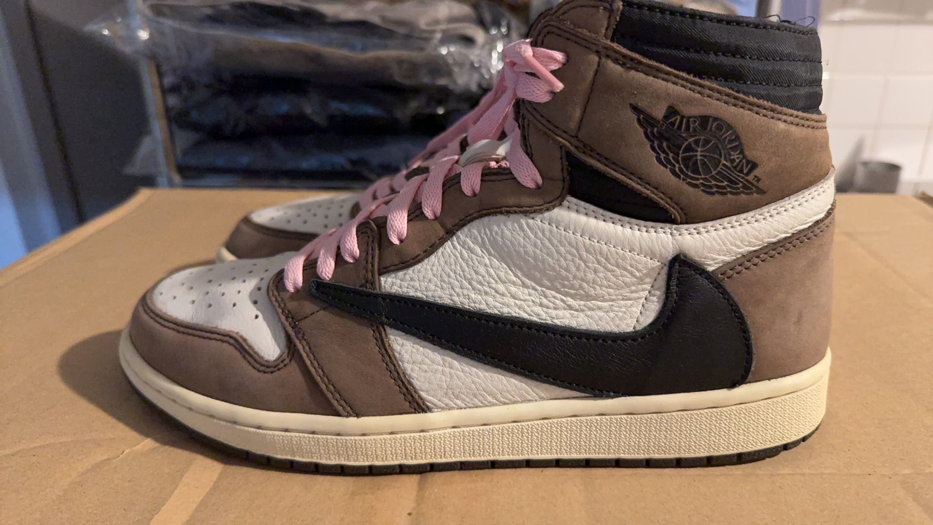 Travis Scott × Nike Air Jordan 1 Retro High OG TS SP "Sail/Dark Mocha"