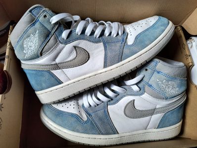 Nike Air Jordan 1 High OG "Hyper Royal"