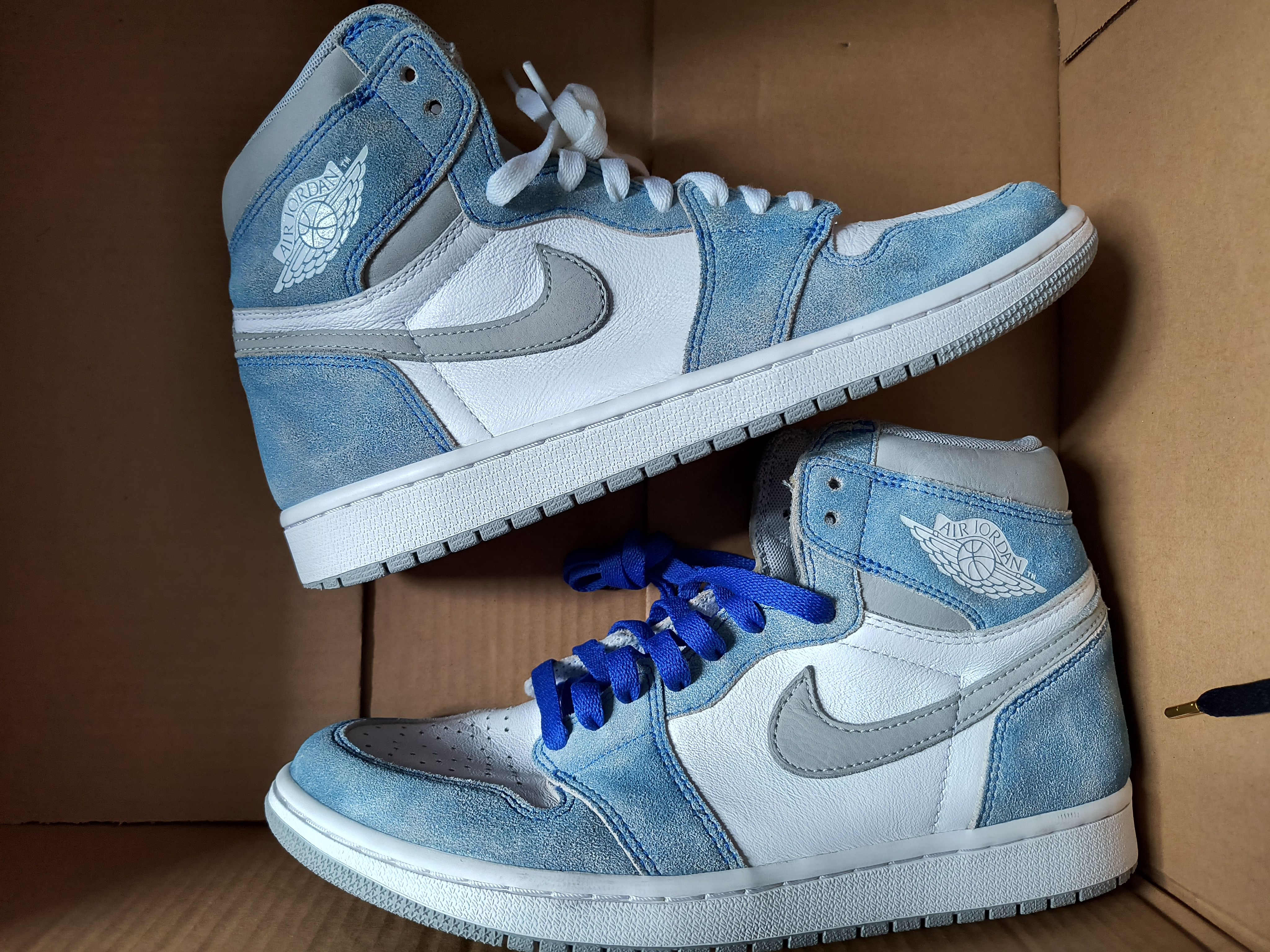 Nike Air Jordan 1 High OG "Hyper Royal"