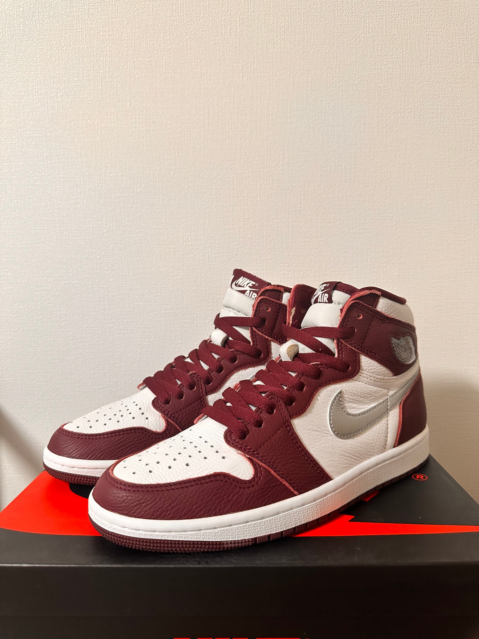 Nike Air Jordan 1 High OG "Bordeaux"