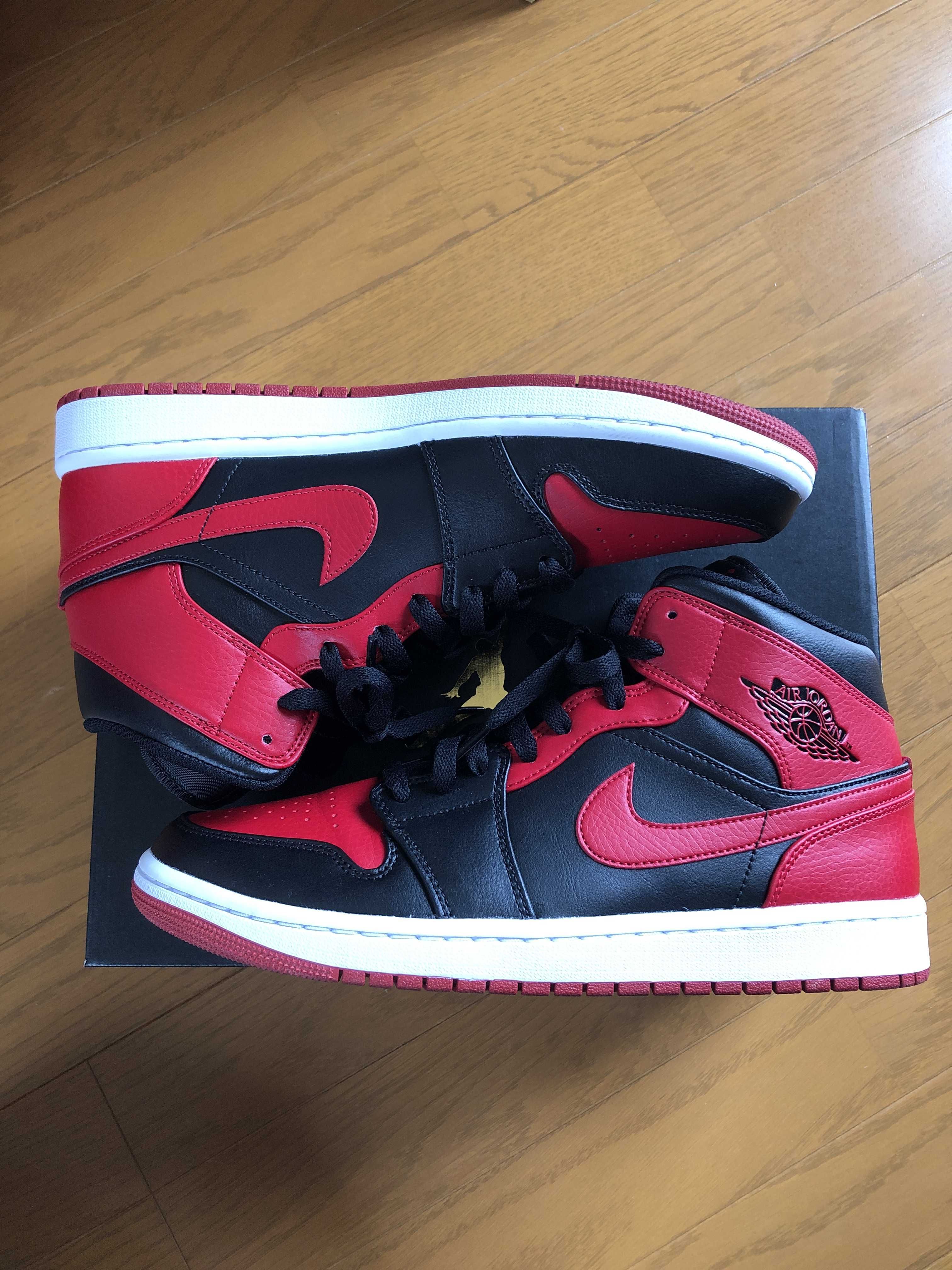 Nike Air Jordan 1 Mid "Bred"