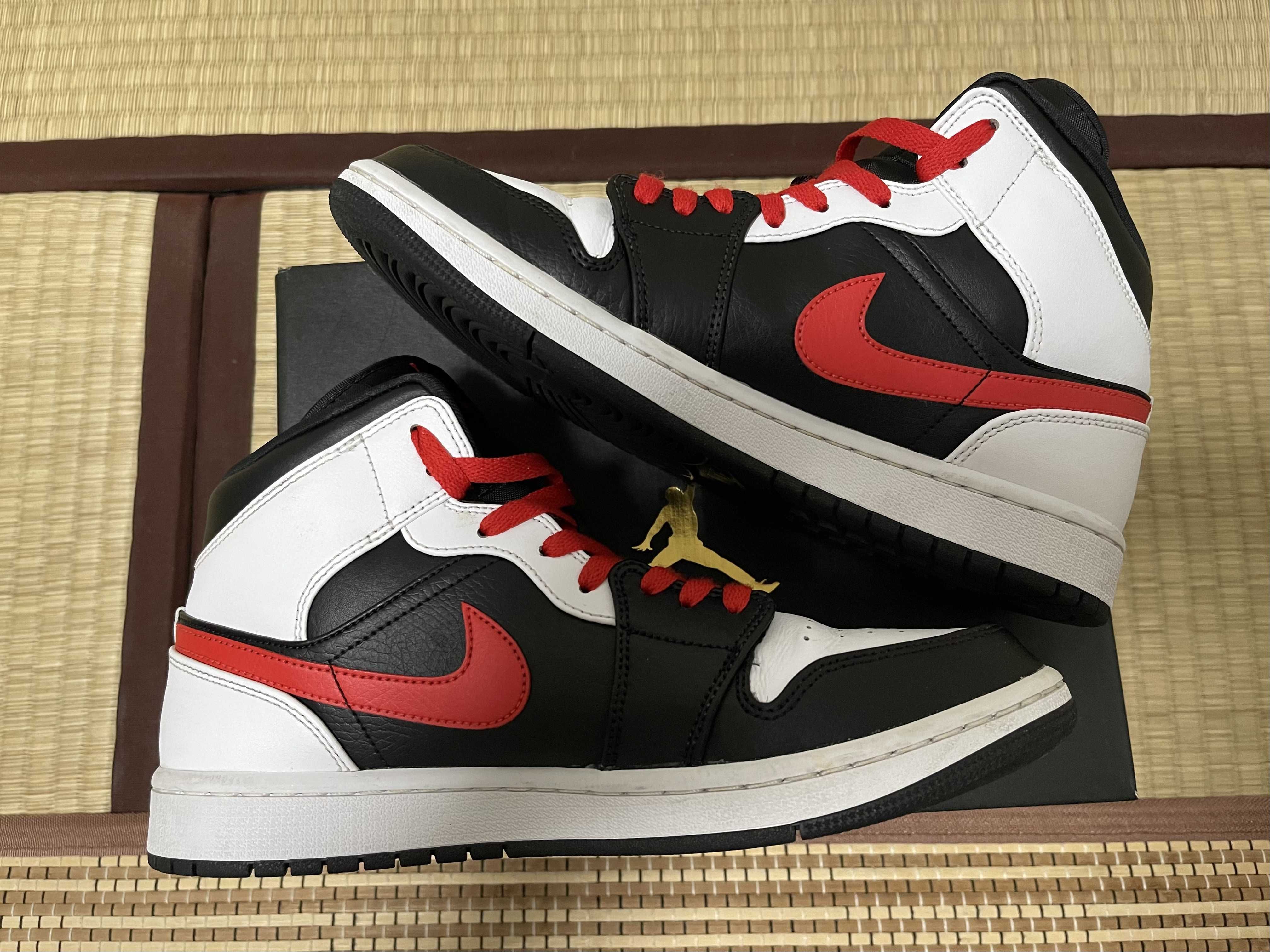 NIKE AIR JORDAN 1 MID "BLACK/CHILE RED/WHITE"