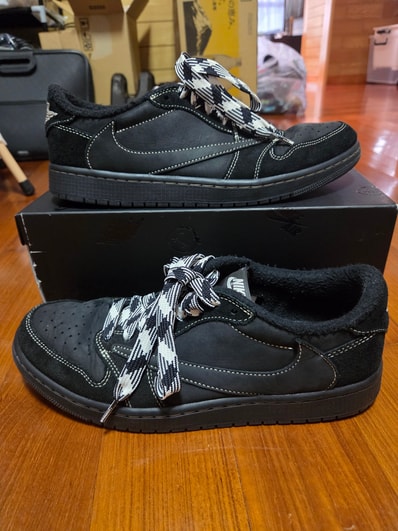 Travis Scott × Nike Air Jordan 1 Low OG SP "Black Phantom"