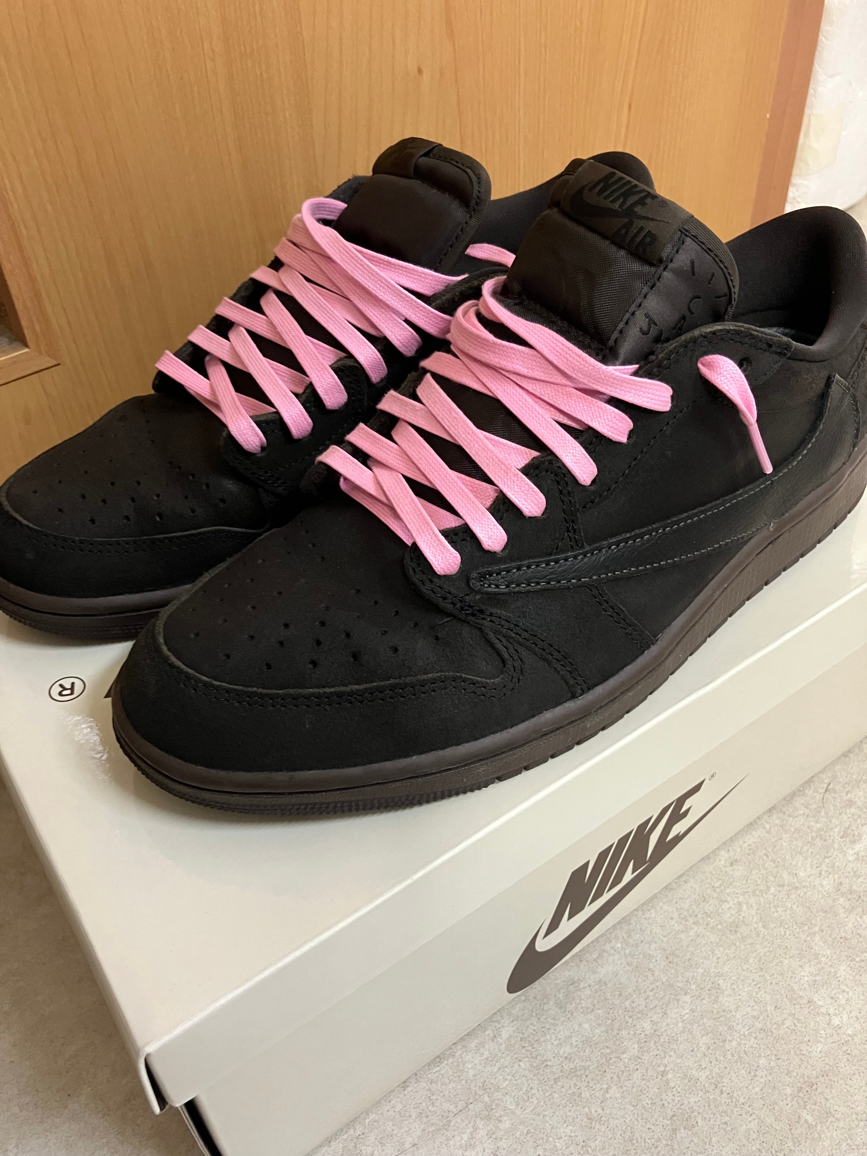 Travis Scott × Nike Air Jordan 1 Low OG SP "Velvet Brown and Dark Mocha"