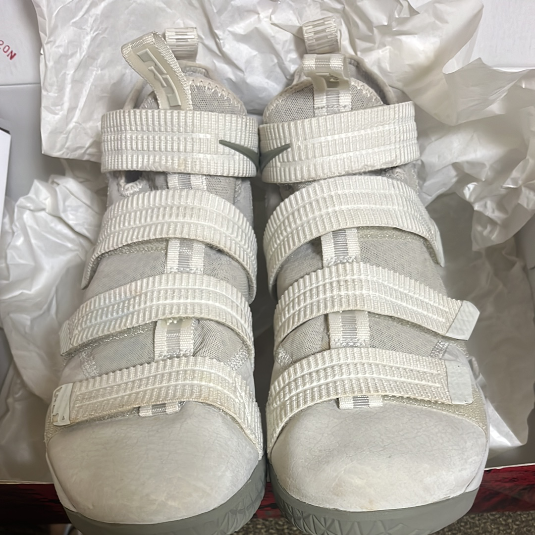 Nike LeBron Soldier 14 "Black/White/University Red"