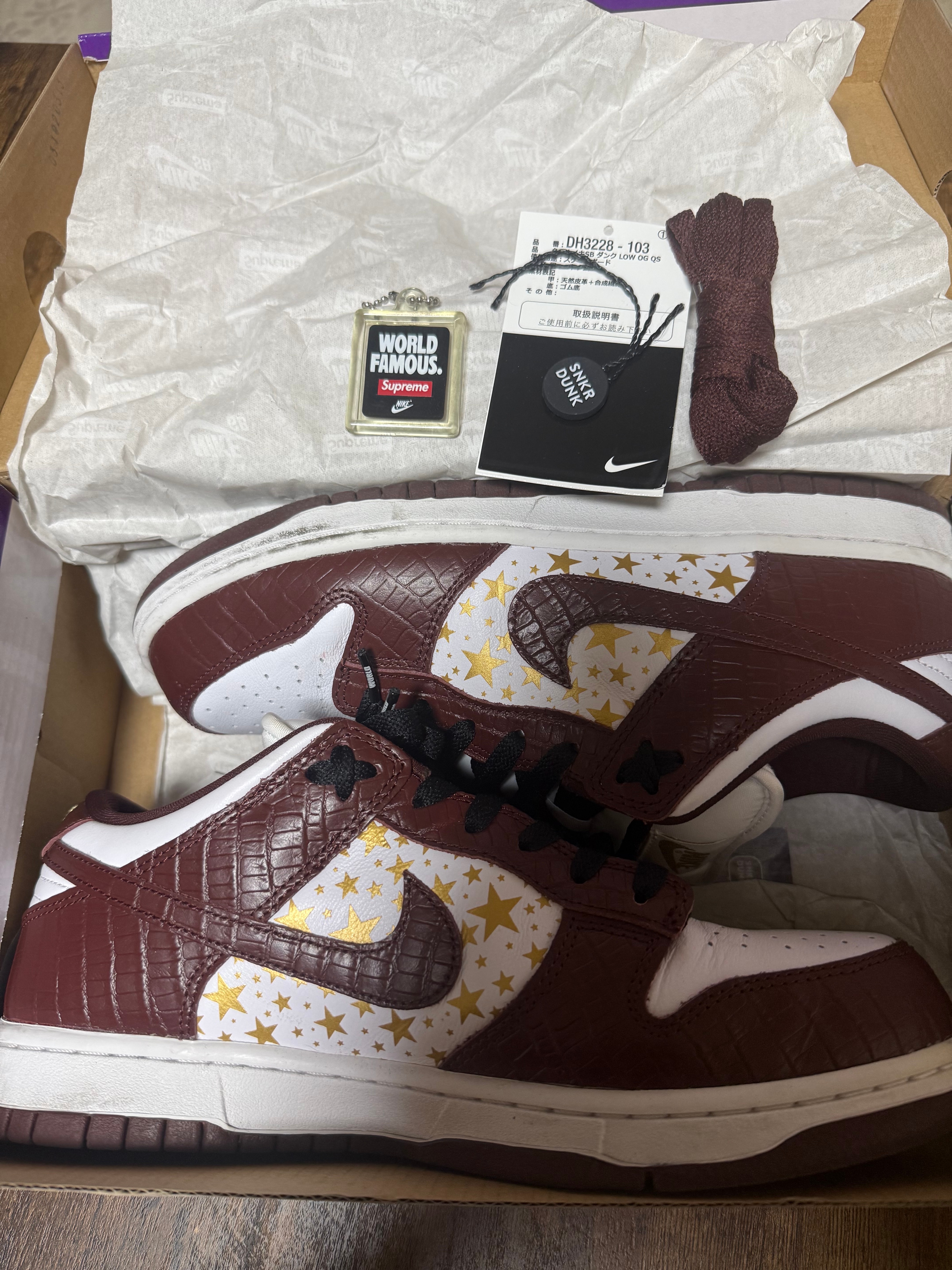 Supreme × Nike SB Dunk Low OG QS Gold Stars "White/Barkroot Brown"