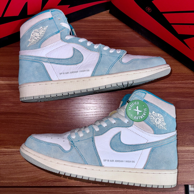 Nike Air Jordan 1 Retro High OG "Turbo Green"