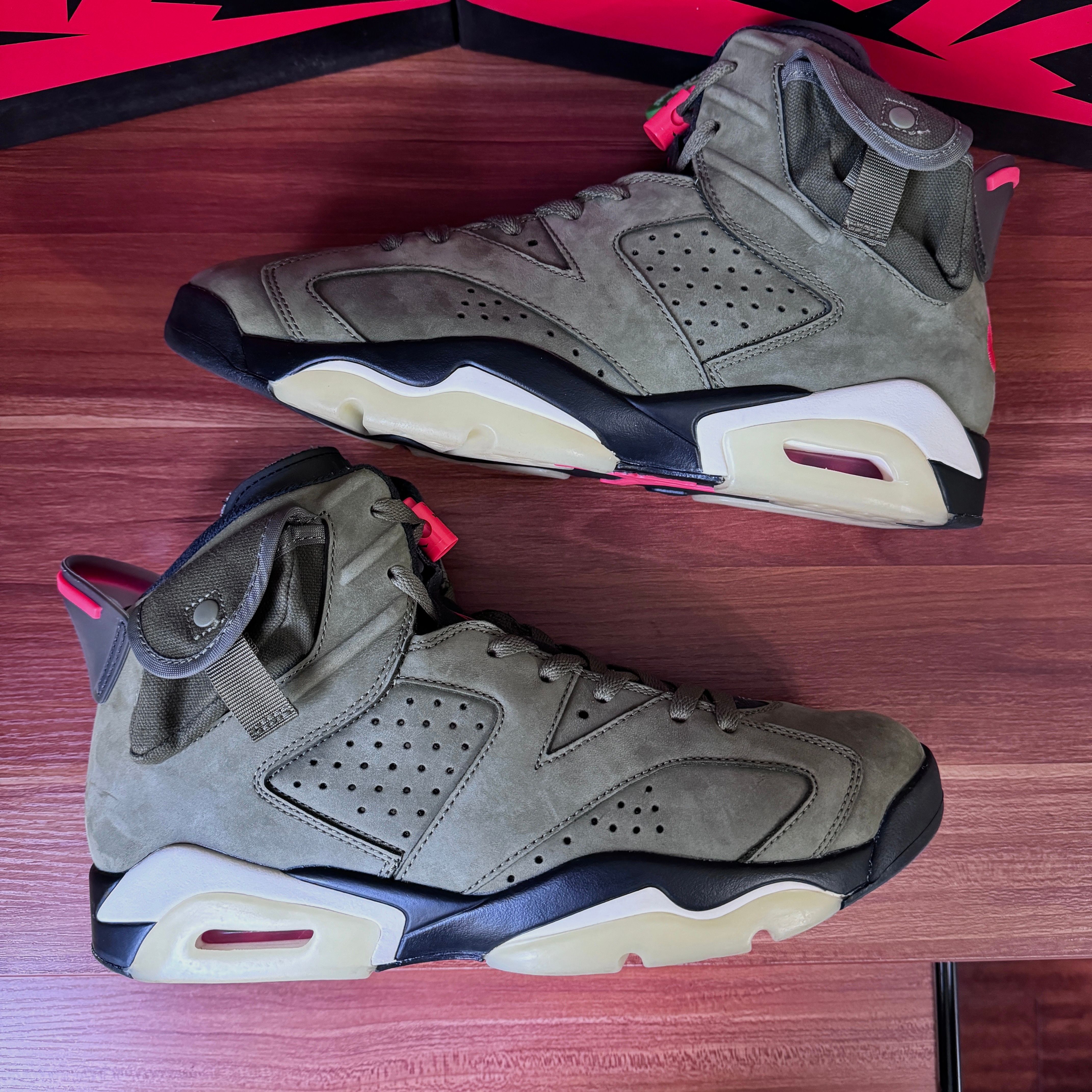 Travis Scott × Nike Air Jordan 6 Retro "Medium Olive"