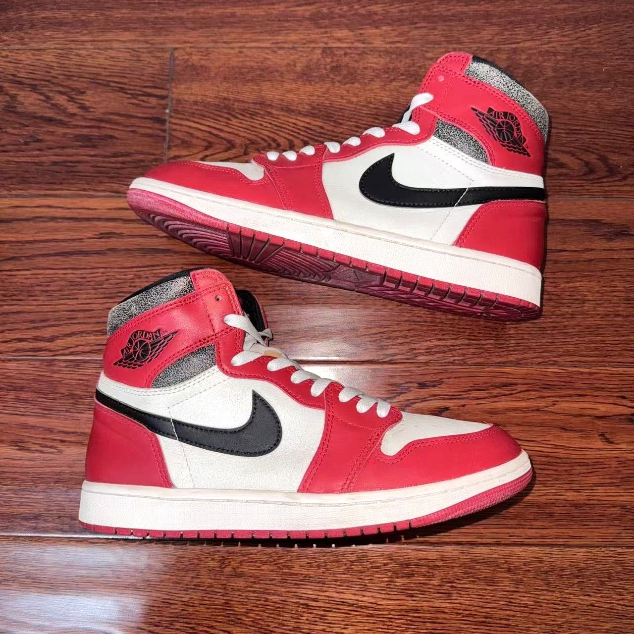 Nike Air Jordan 1 High OG "Lost & Found/Chicago"