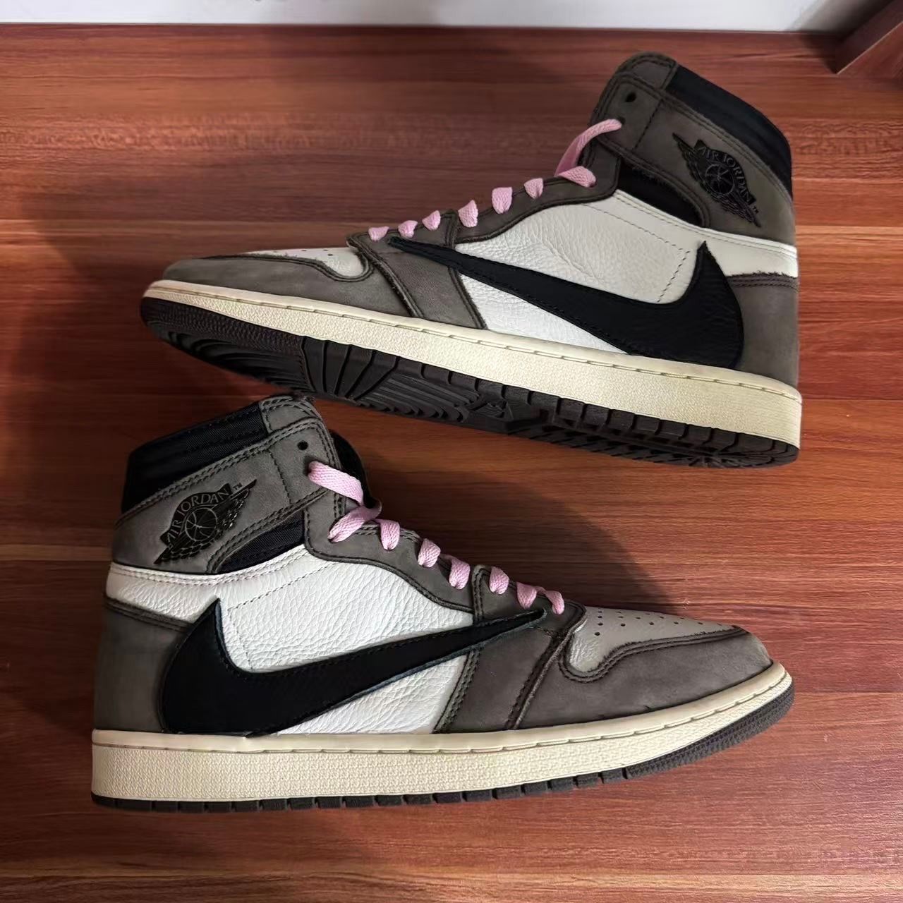 Travis Scott × Nike Air Jordan 1 Retro High OG TS SP "Sail/Dark Mocha"