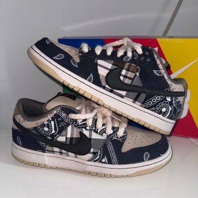 Travis Scott × Nike SB Dunk Low "Black/Parachute Beige"