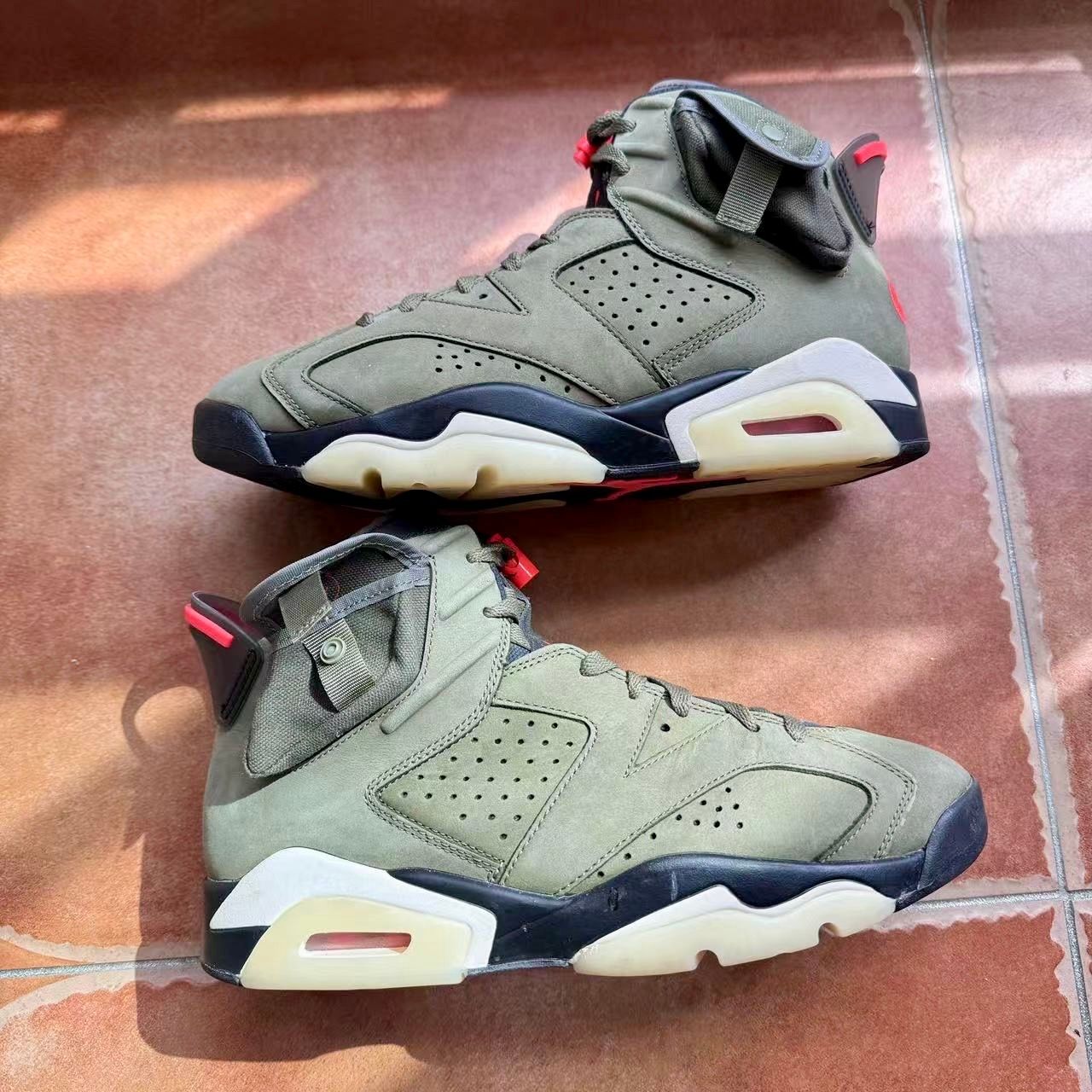 Travis Scott × Nike Air Jordan 6 Retro "Medium Olive"