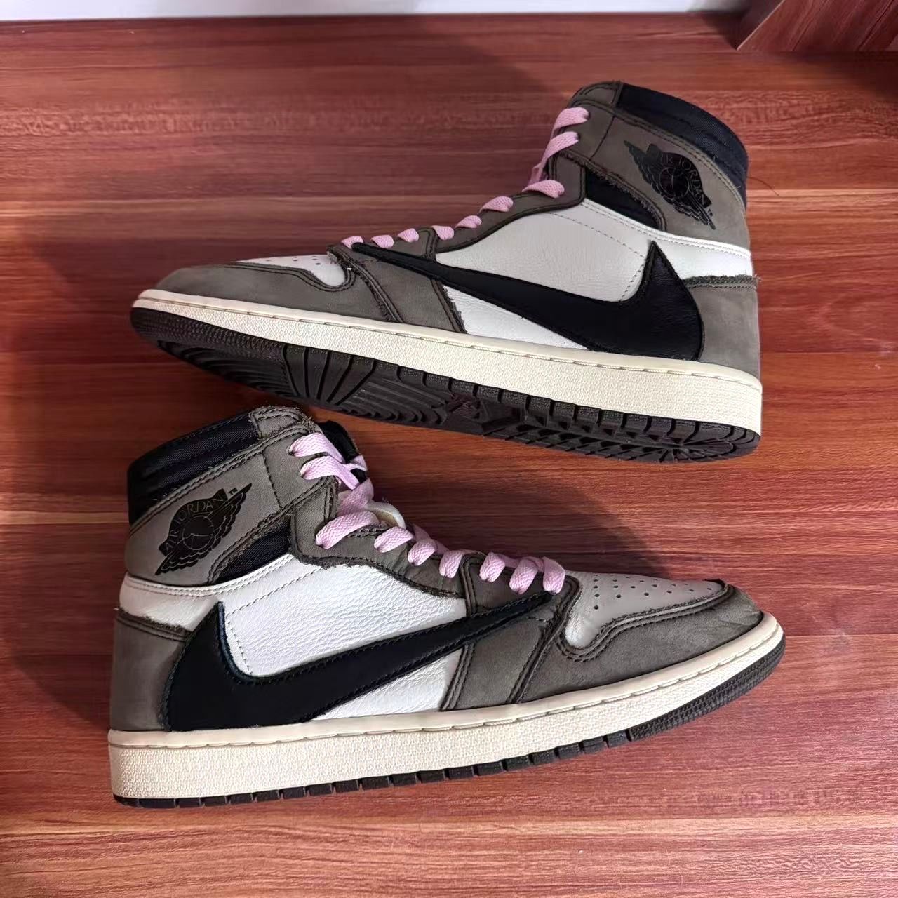 Travis Scott × Nike Air Jordan 1 Retro High OG TS SP "Sail/Dark Mocha"