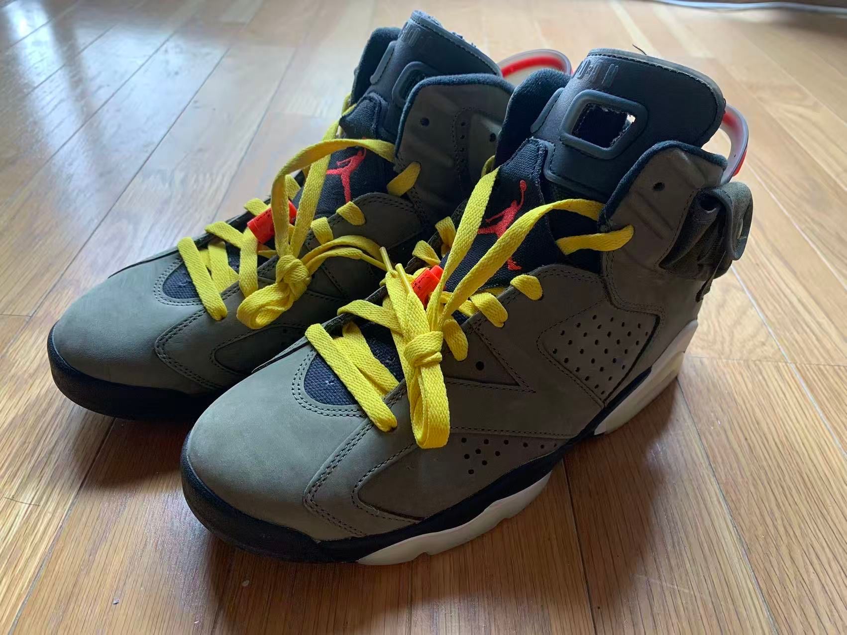Travis Scott × Nike Air Jordan 6 Retro "Medium Olive"