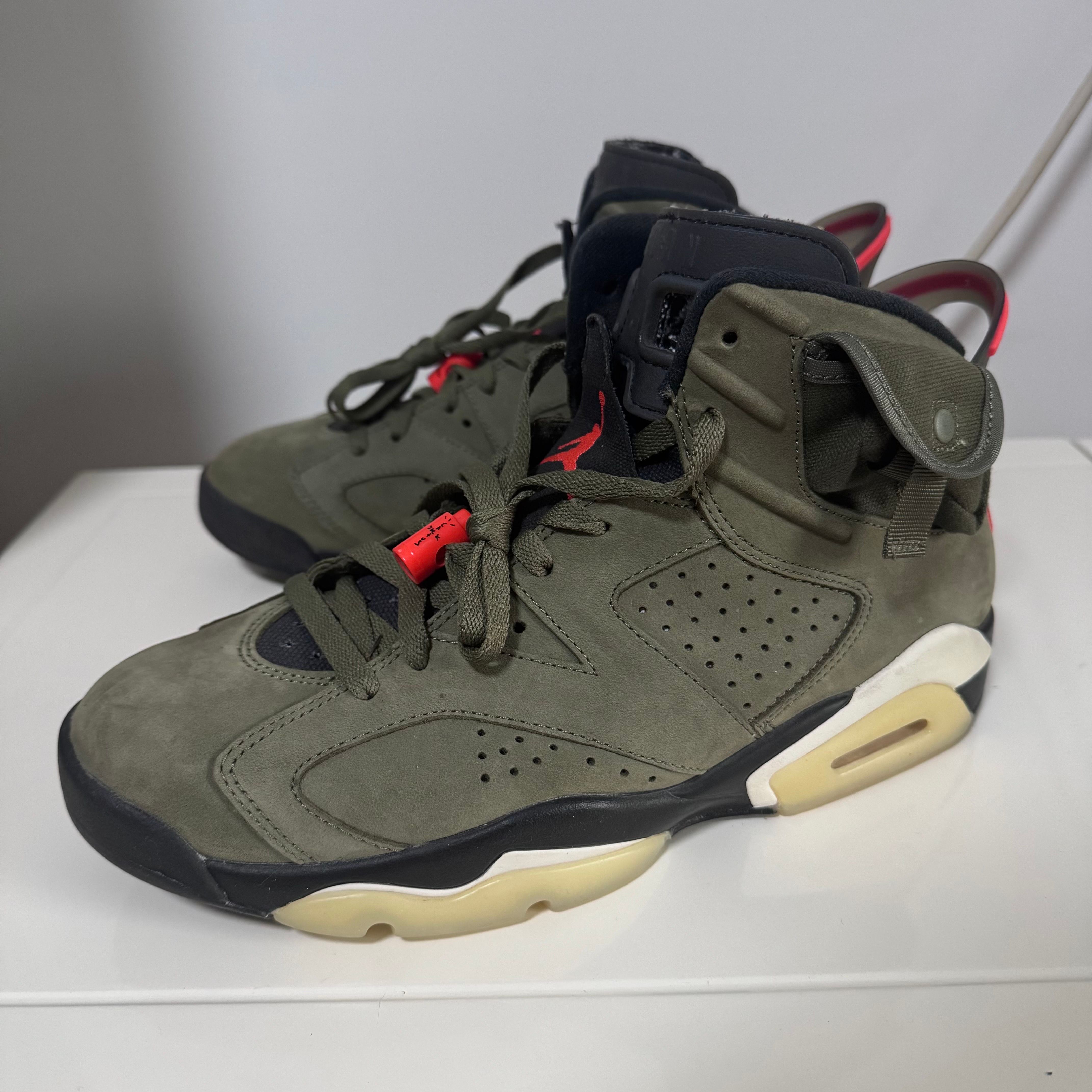 Travis Scott × Nike Air Jordan 6 Retro "Medium Olive"