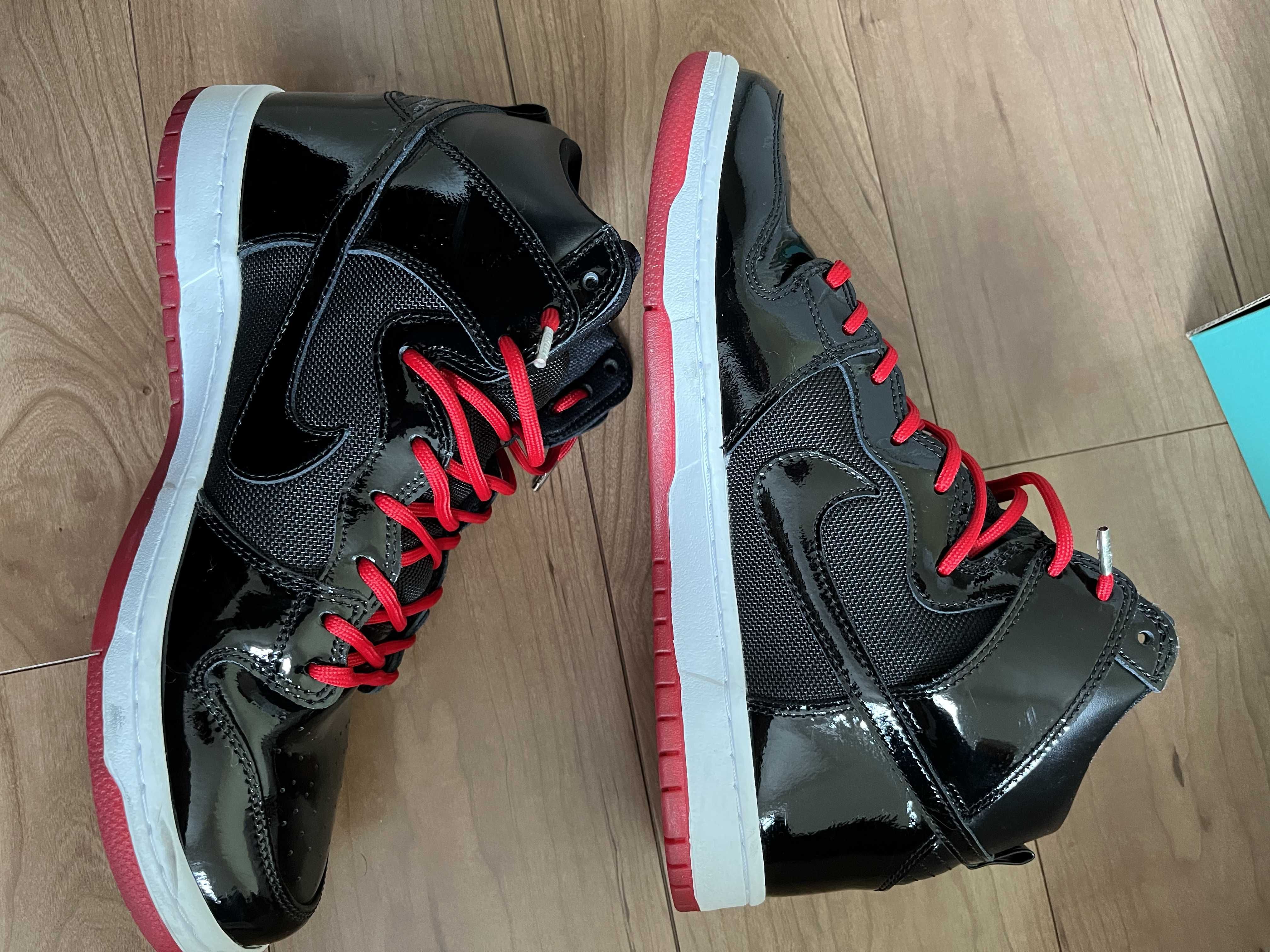 Nike SB Dunk High "Bred"