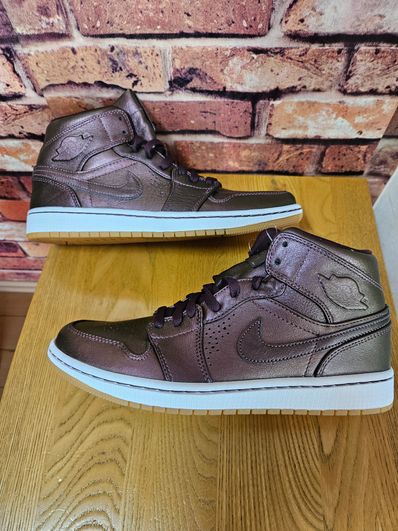 NIKE AIR JORDAN 1 MID NOUVEAU DEEP BURGUNDY GUM