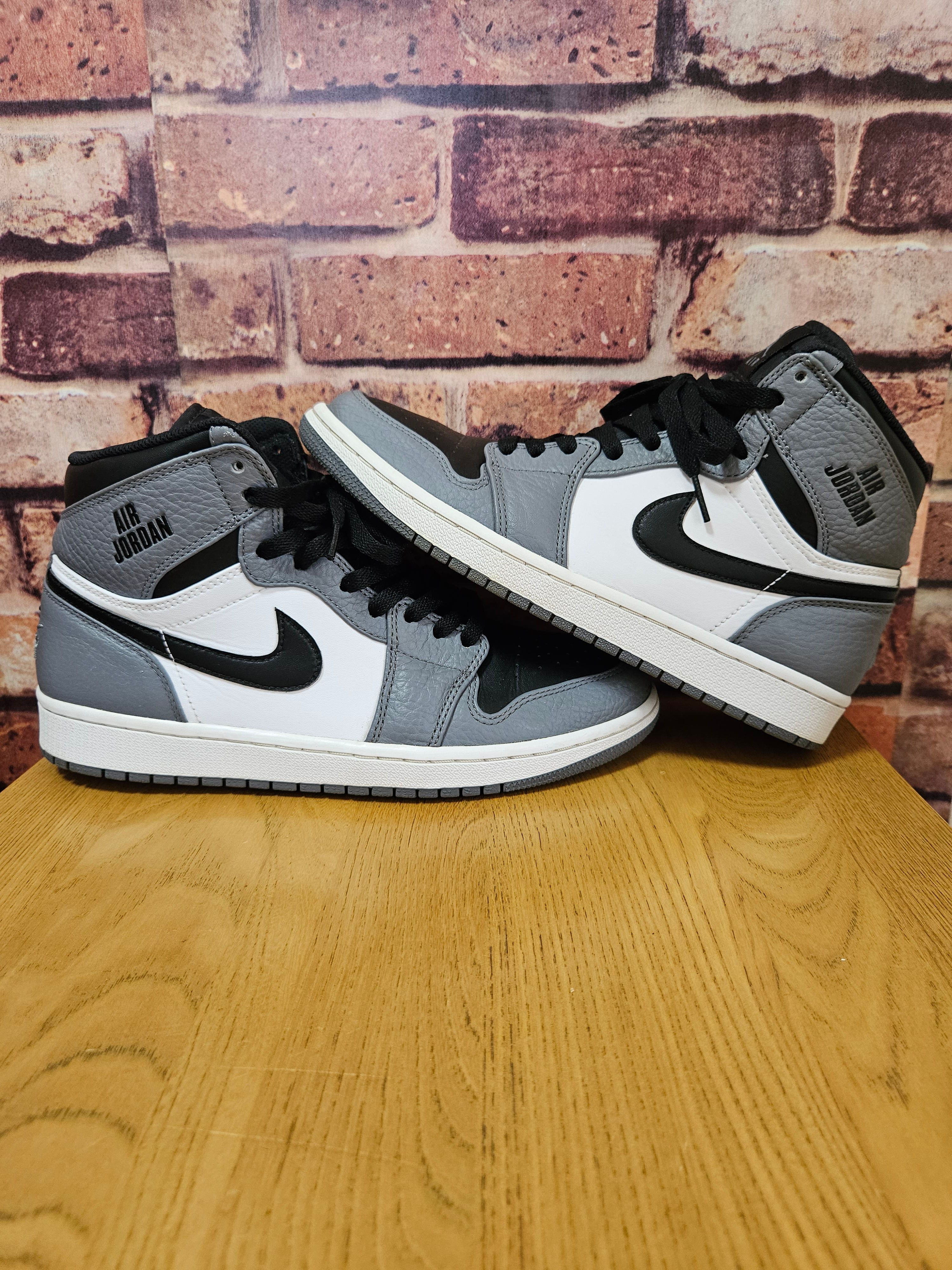 Nike Air Jordan 1 Retro High "Grey/Black-White"