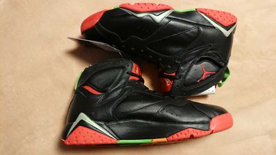 NIKE AIR JORDAN 7 RETRO MARVIN THE MARTIAN