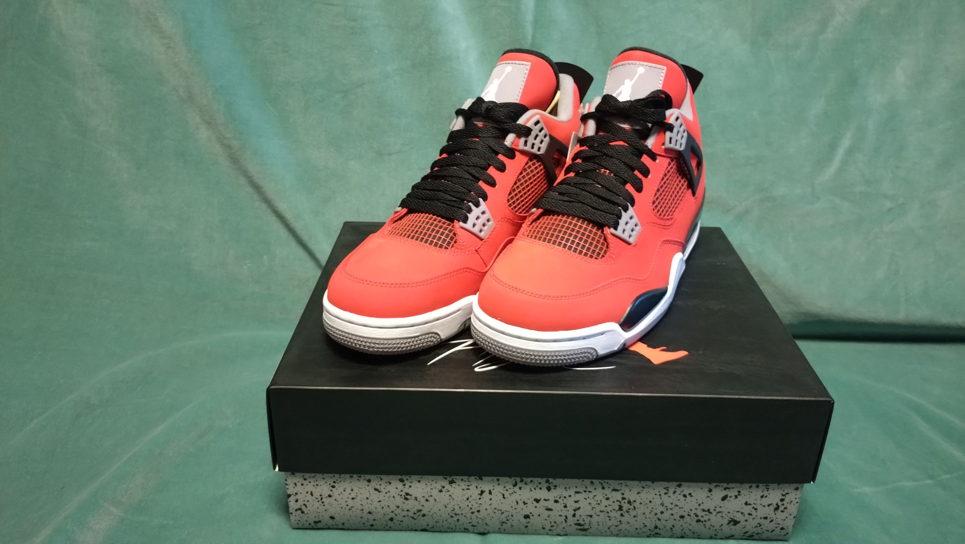 Nike Air Jordan 4 Retro "Toro Bravo"