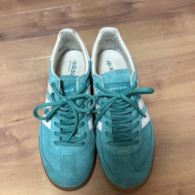 Sporty & Rich × adidas Handball Spezial "Pantone/Core White/Gum"