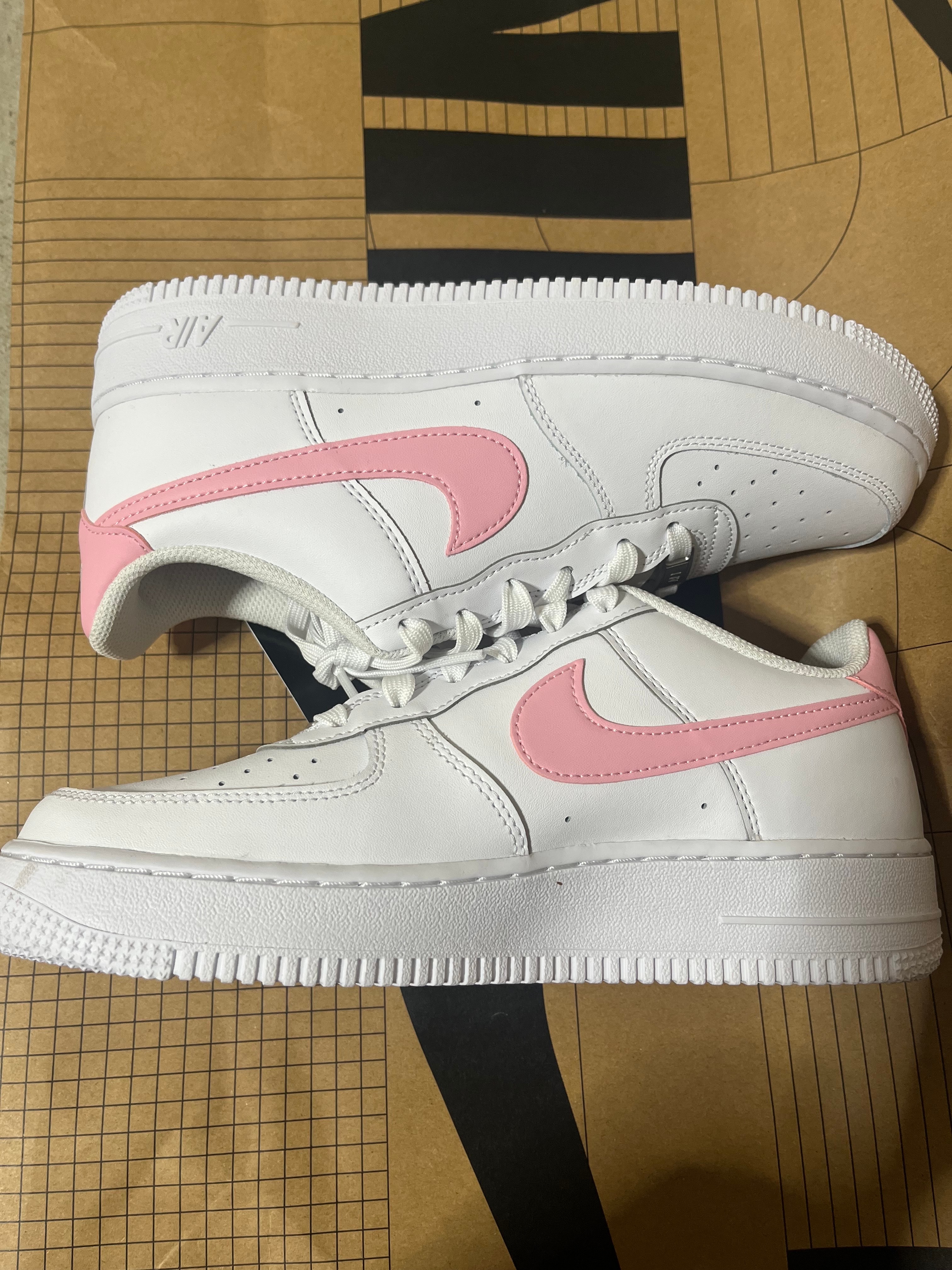 新品24cm】NIKE|エアフォース1GS|ホワイト/ピンクフォーム 新品24cm】NIKE|エアフォース1GS|ホワイト/ピンクフォーム
