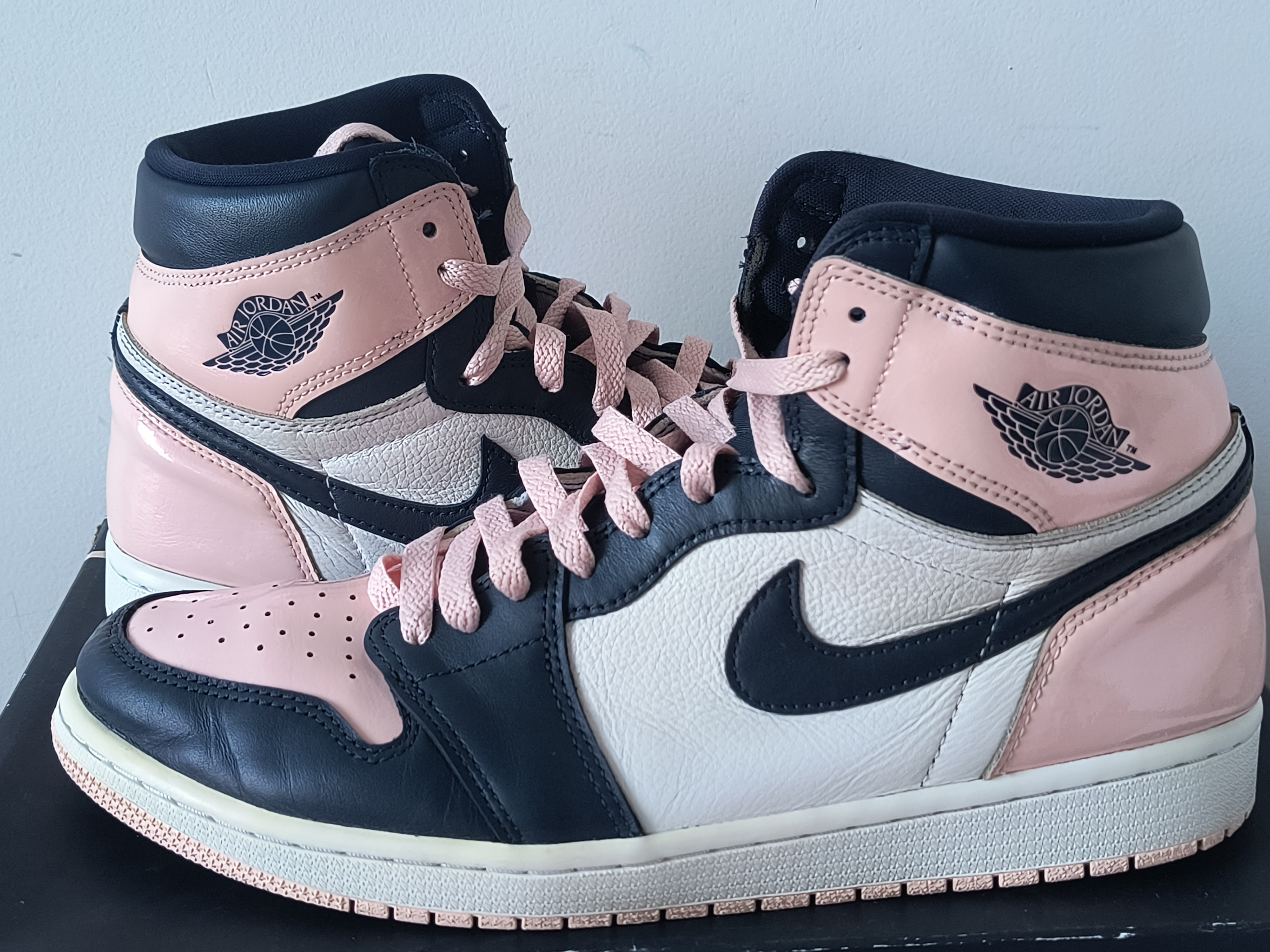 ナイキ ウィメンズ エアジョーダン1 ハイ OG SE "アトモスフィア"