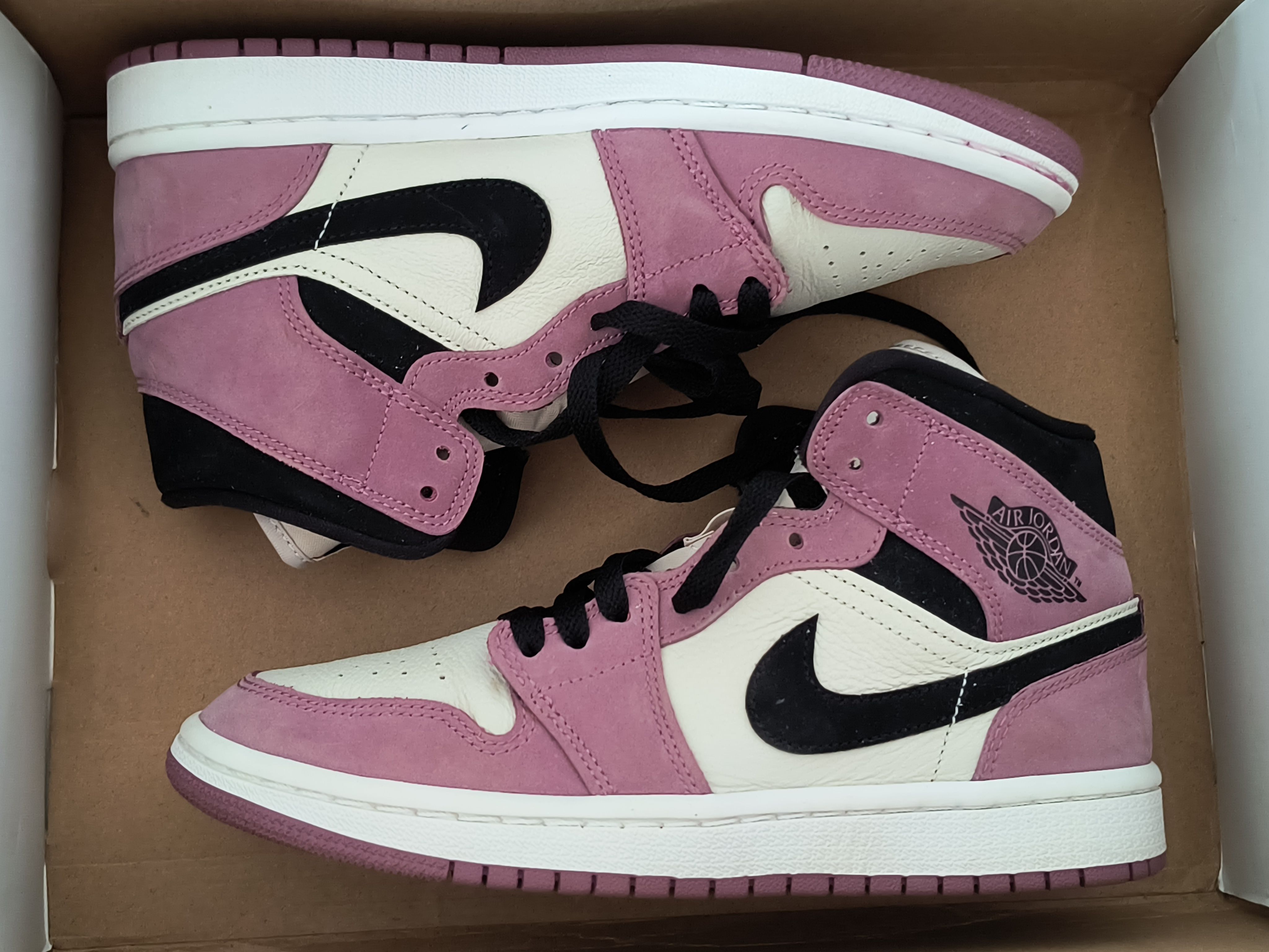 Nike Women's Air Jordan 1 Mid "Berry Pink"