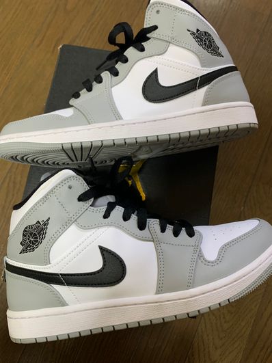 Nike Air Jordan 1 Mid "Light Smoke Grey/White/Black"