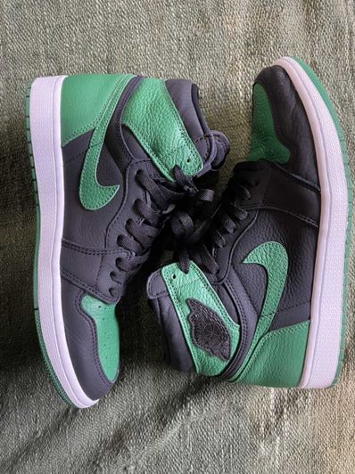 Nike Air Jordan 1 Retro High OG "Black/Pine Green" (2020)