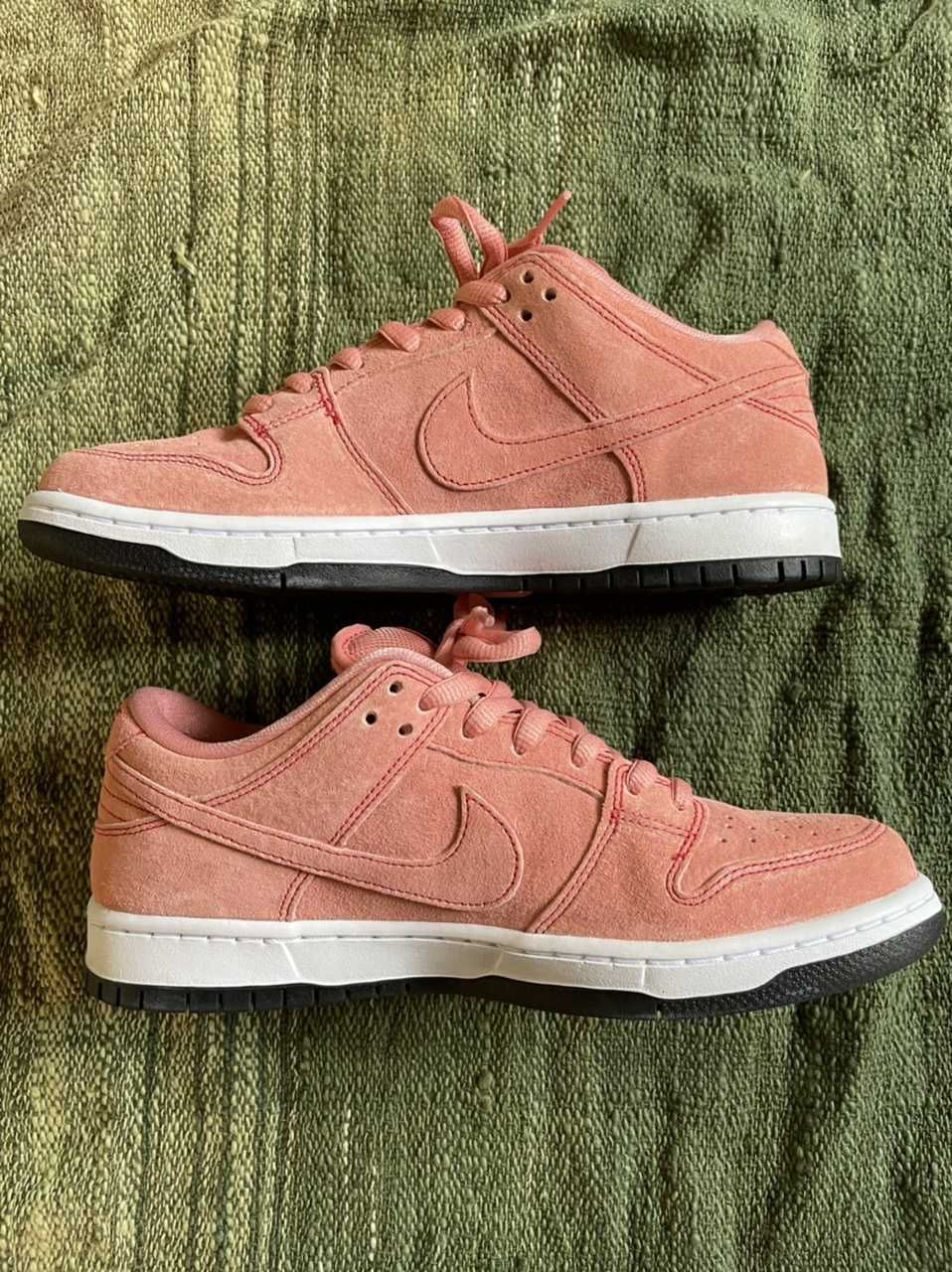 Nike SB Dunk Low "Pink Pig"