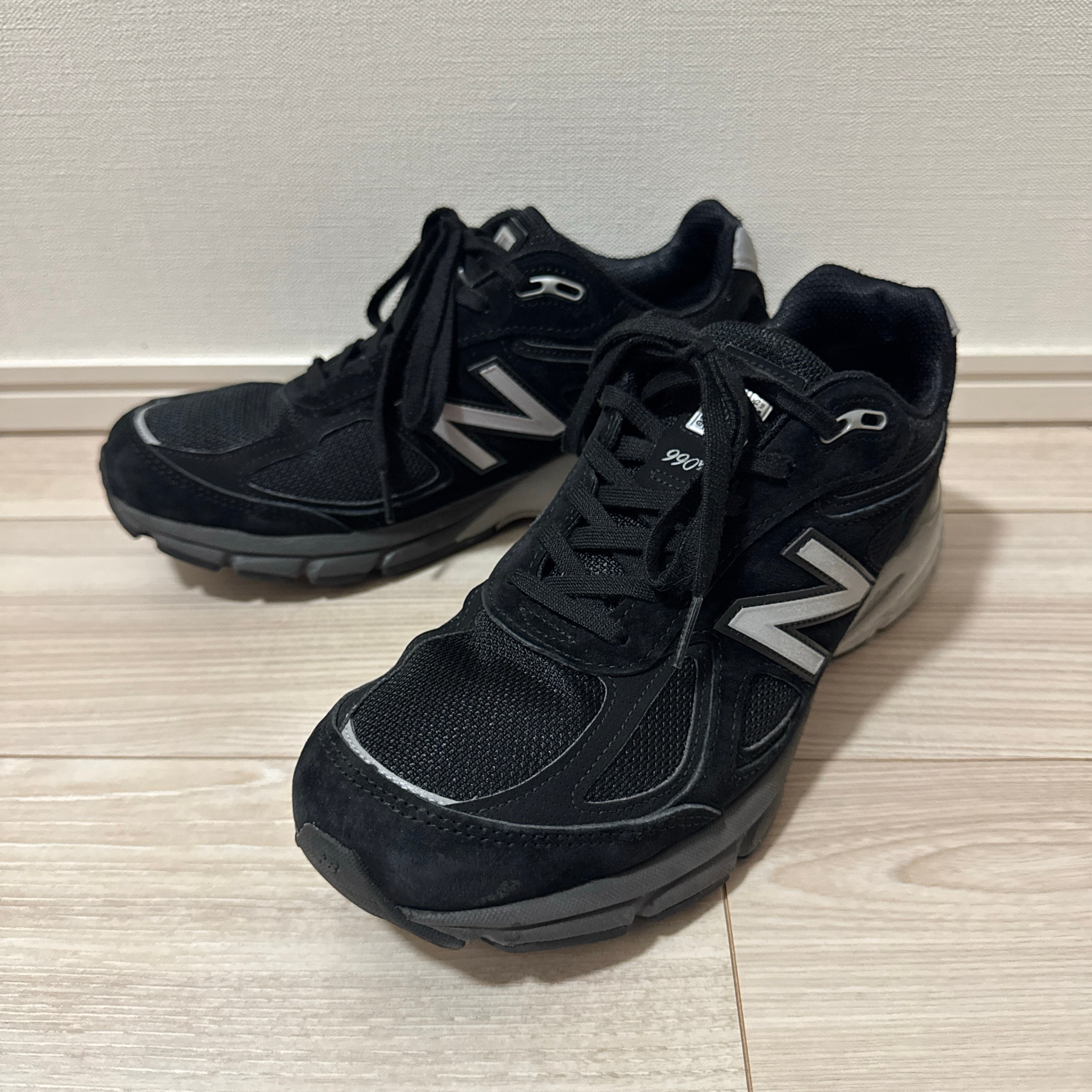 New Balance 990V4 