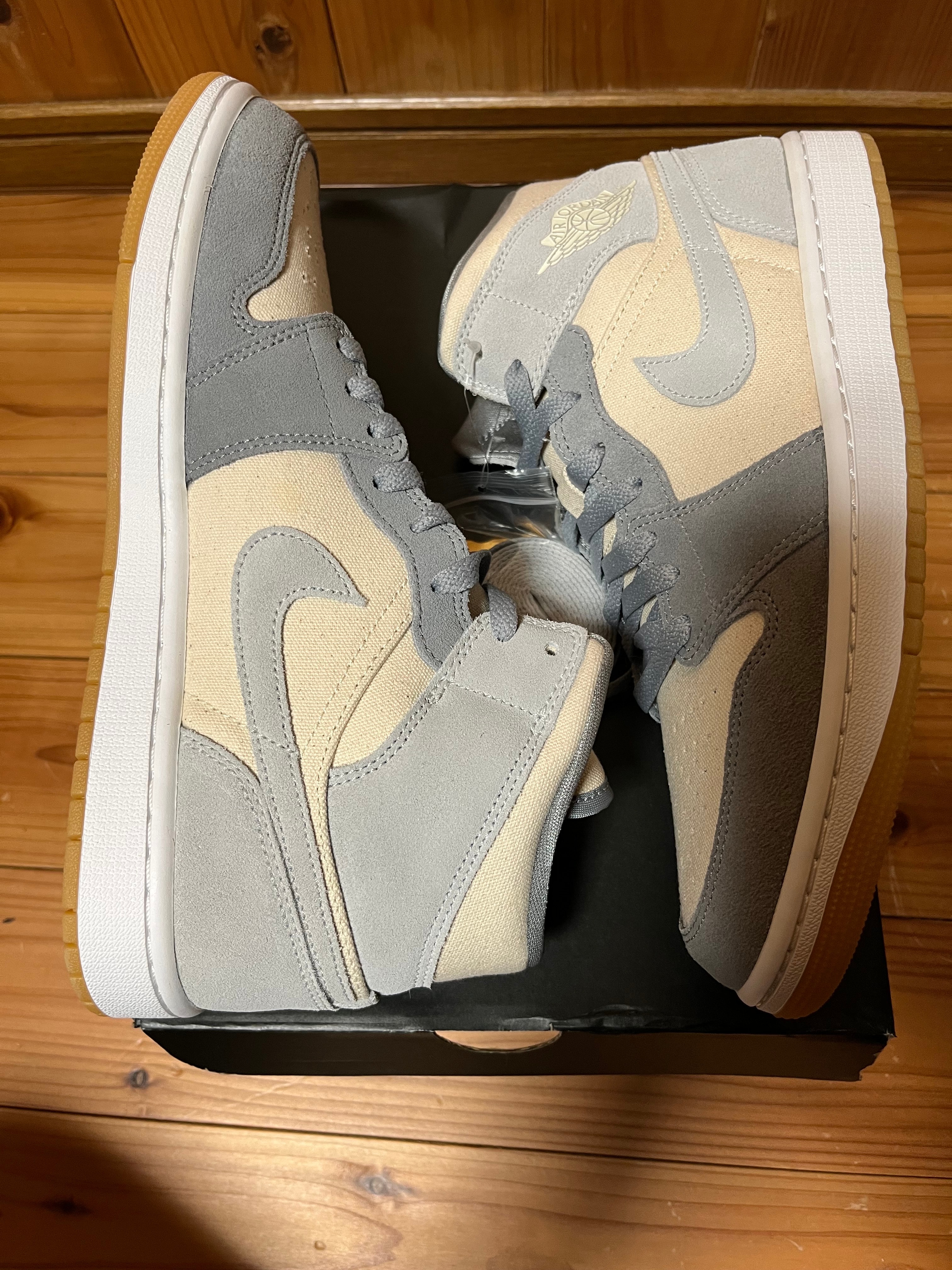 Nike Air Jordan 1 Mid SE "Coconut Milk/Particle Grey"