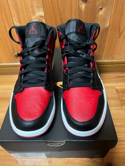 Nike Air Jordan 1 Mid "Bred"