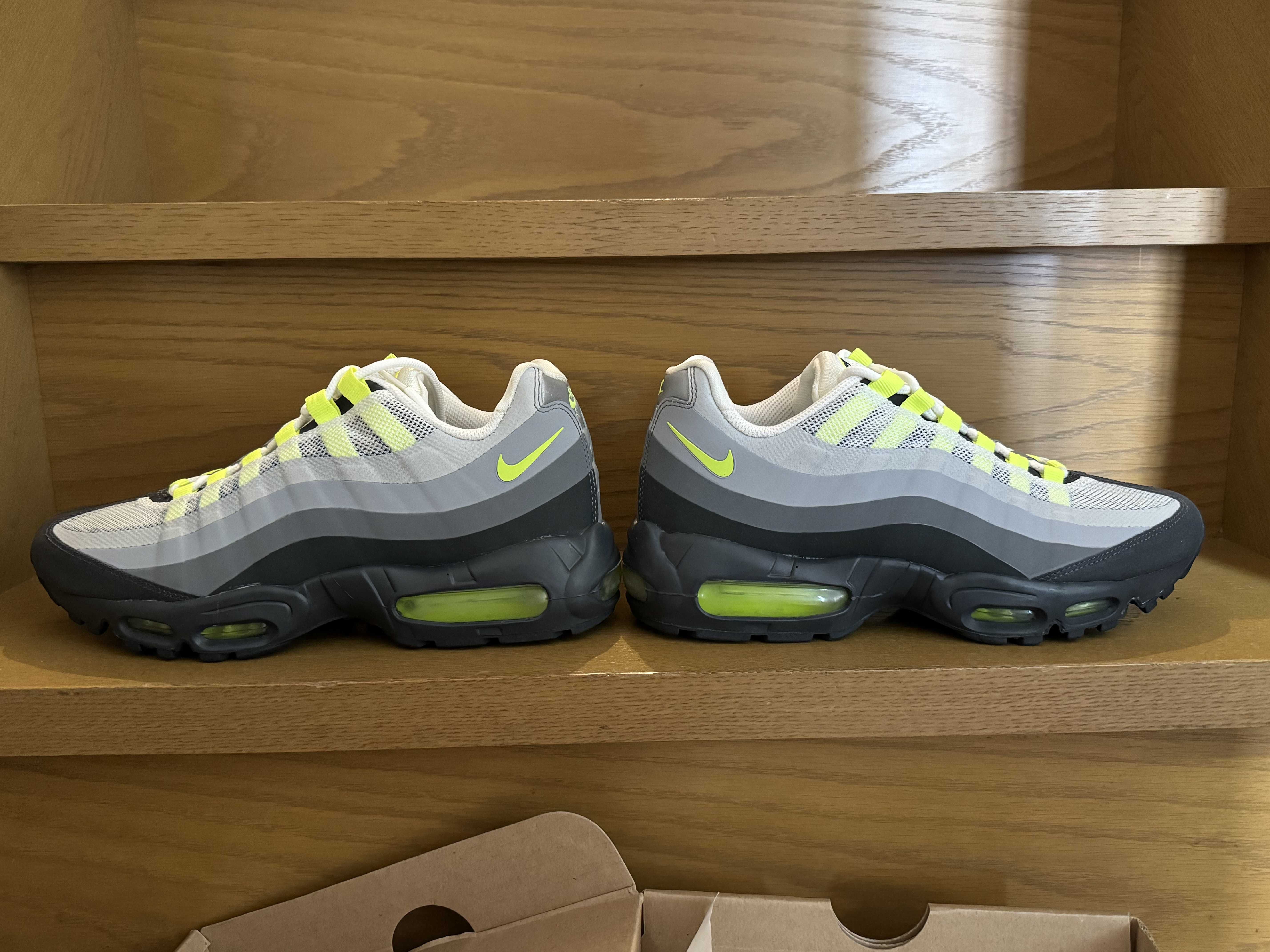 Nike Air Max 95 "No Sew Neon"